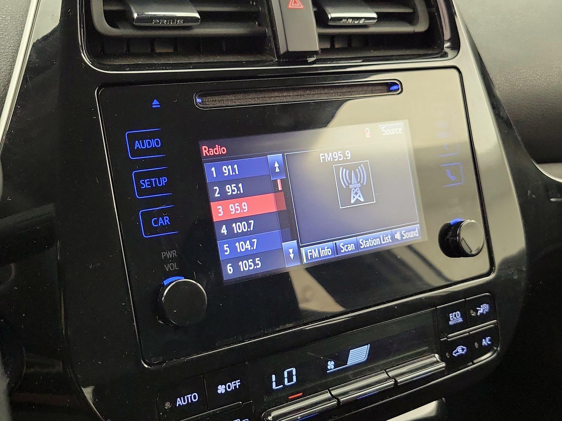 Thumbnail: 2019 Toyota Prius - 15