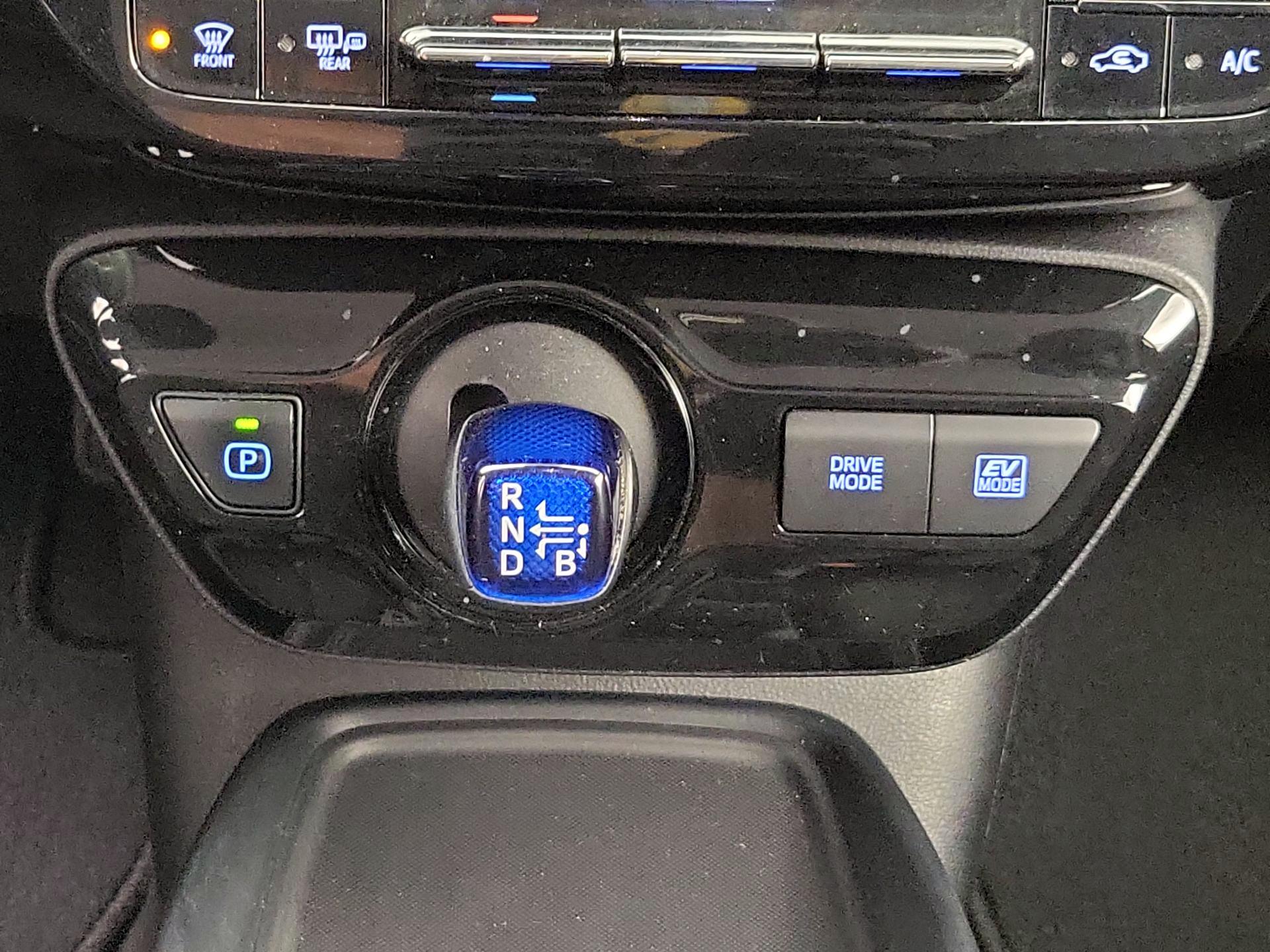 Thumbnail: 2019 Toyota Prius - 17