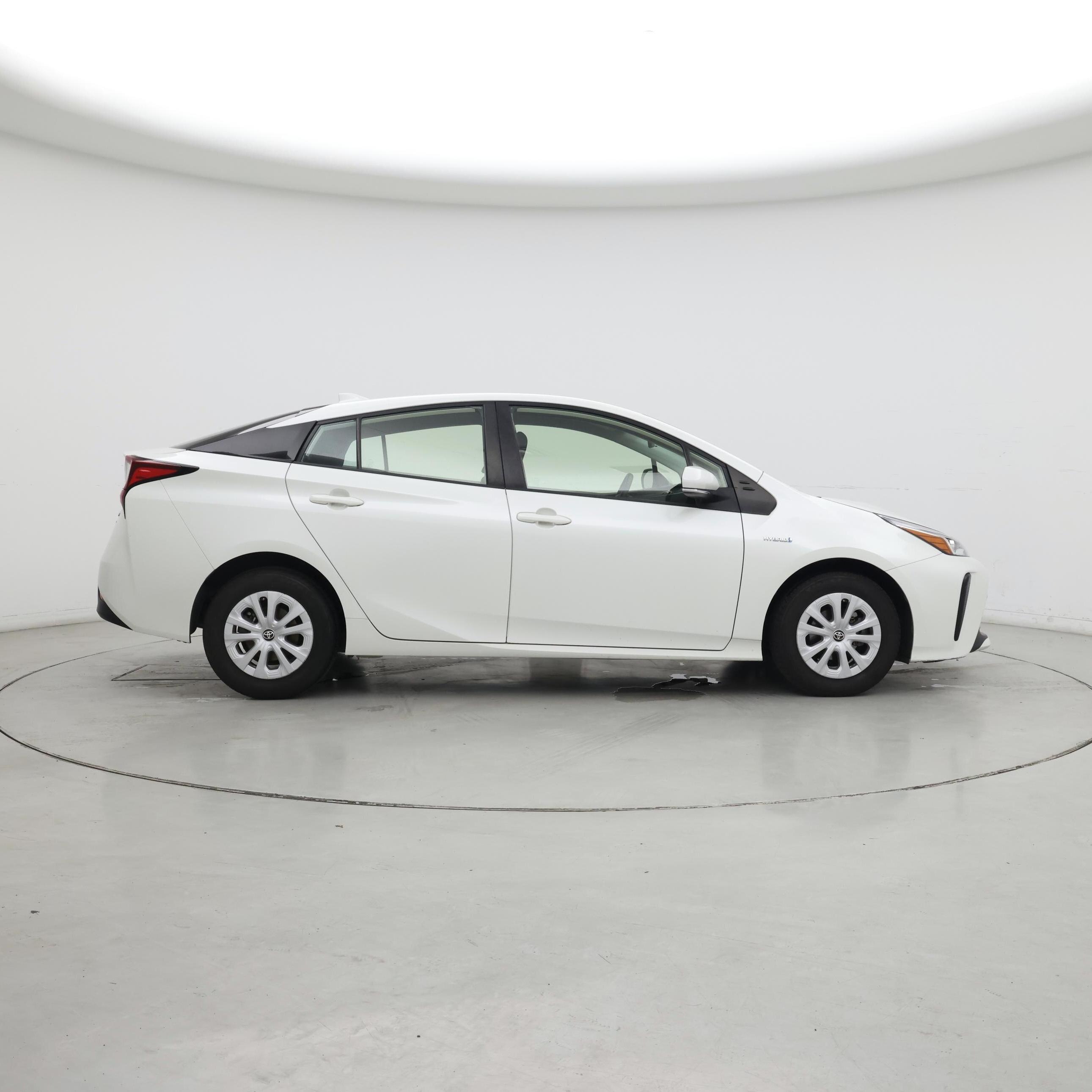 Thumbnail: 2019 Toyota Prius - 7
