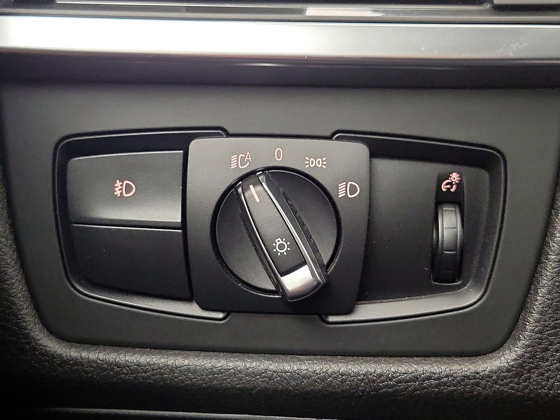 Thumbnail: 2015 BMW 3 Series - 13