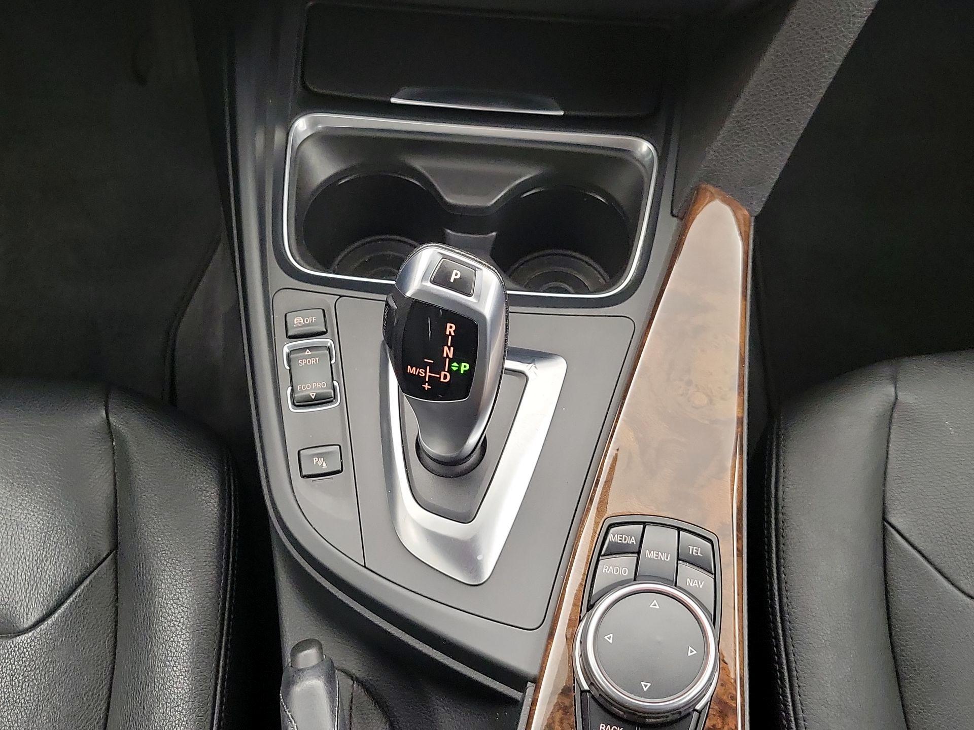 Thumbnail: 2015 BMW 3 Series - 18