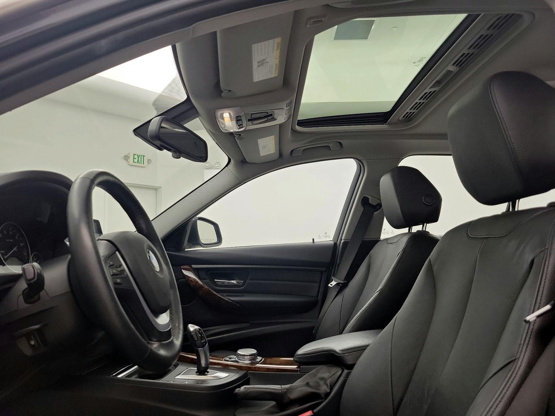 Thumbnail: 2015 BMW 3 Series - 20