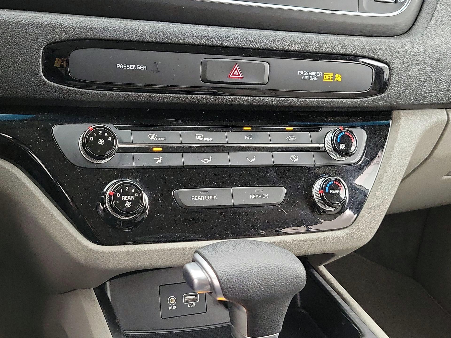 Thumbnail: 2019 Kia Sedona - 16