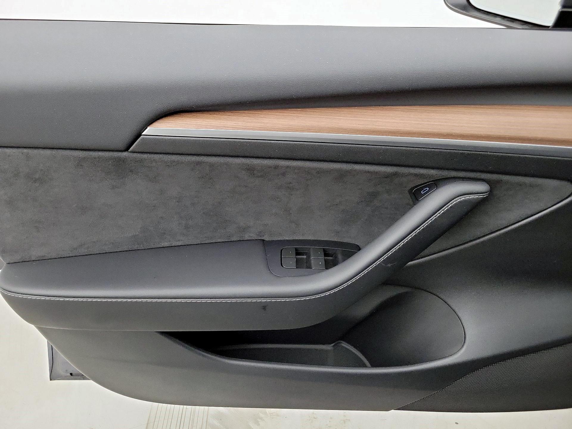 Thumbnail: 2023 Tesla Model 3 - 12