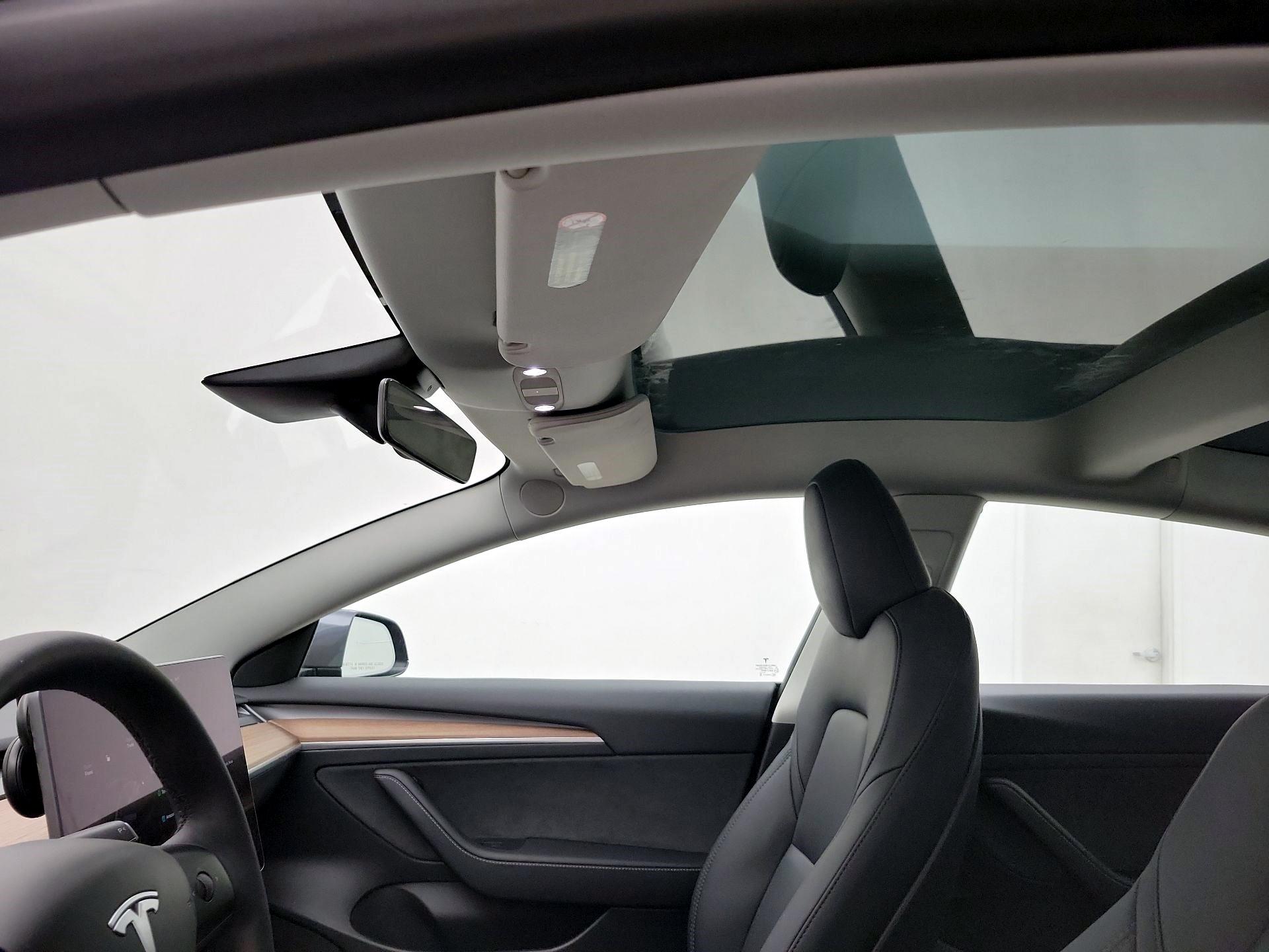 Thumbnail: 2023 Tesla Model 3 - 19