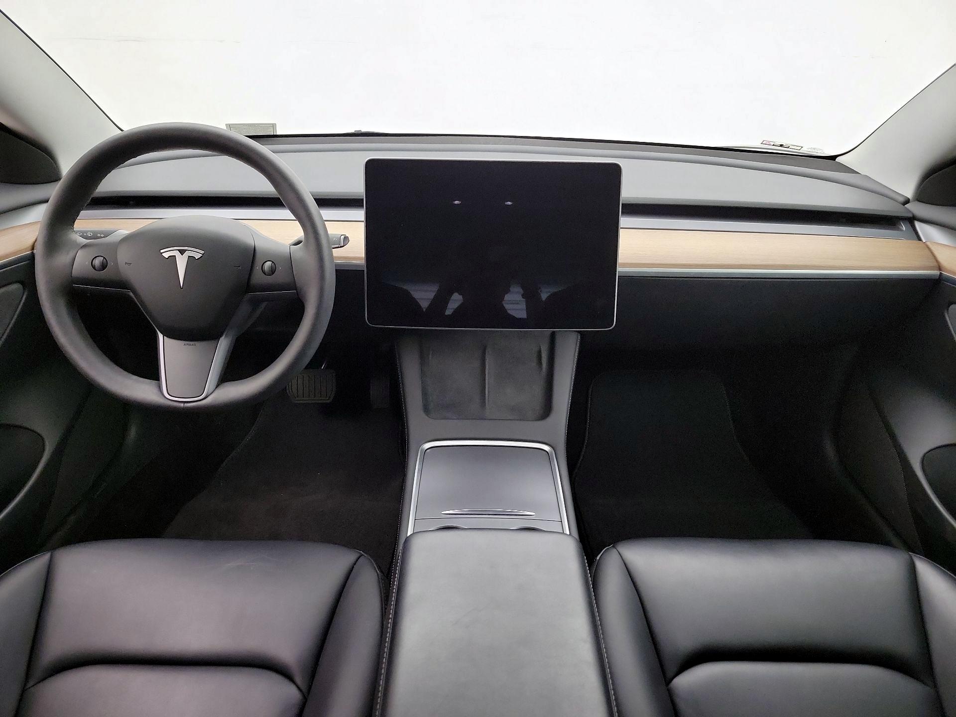 Thumbnail: 2023 Tesla Model 3 - 9