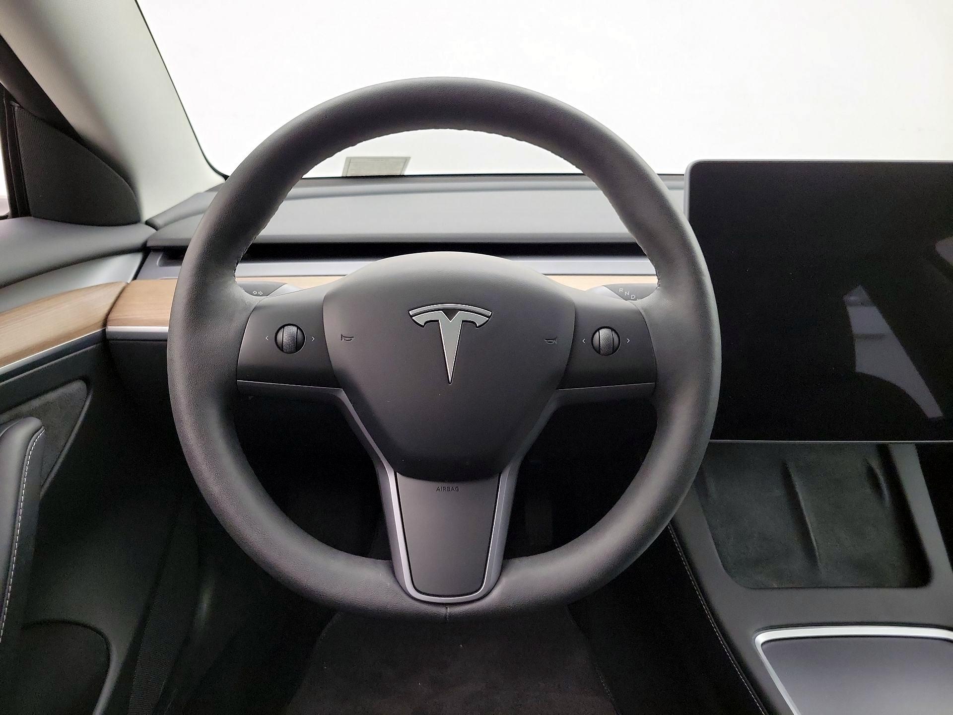 Thumbnail: 2023 Tesla Model 3 - 10