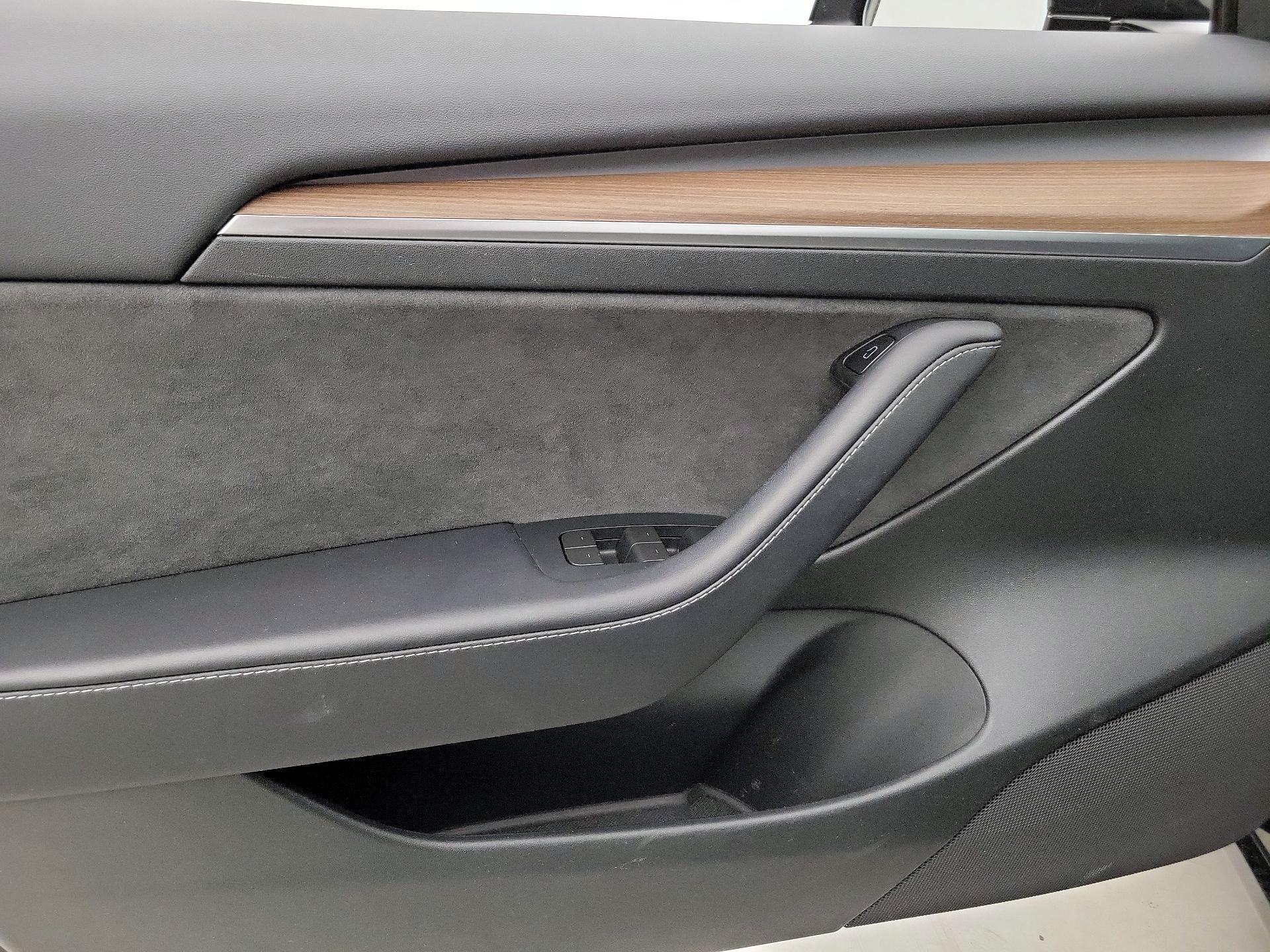 Thumbnail: 2023 Tesla Model 3 - 12