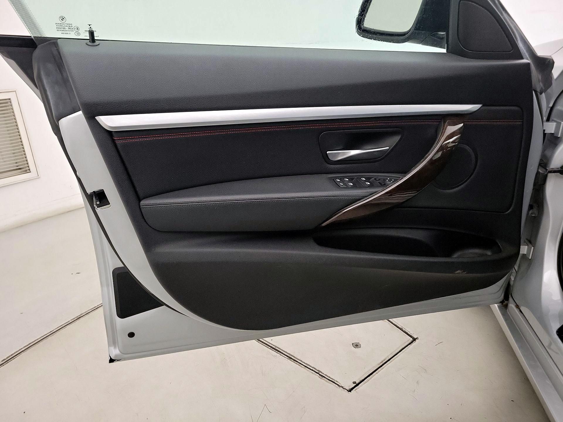 Thumbnail: 2015 BMW 3 Series - 12