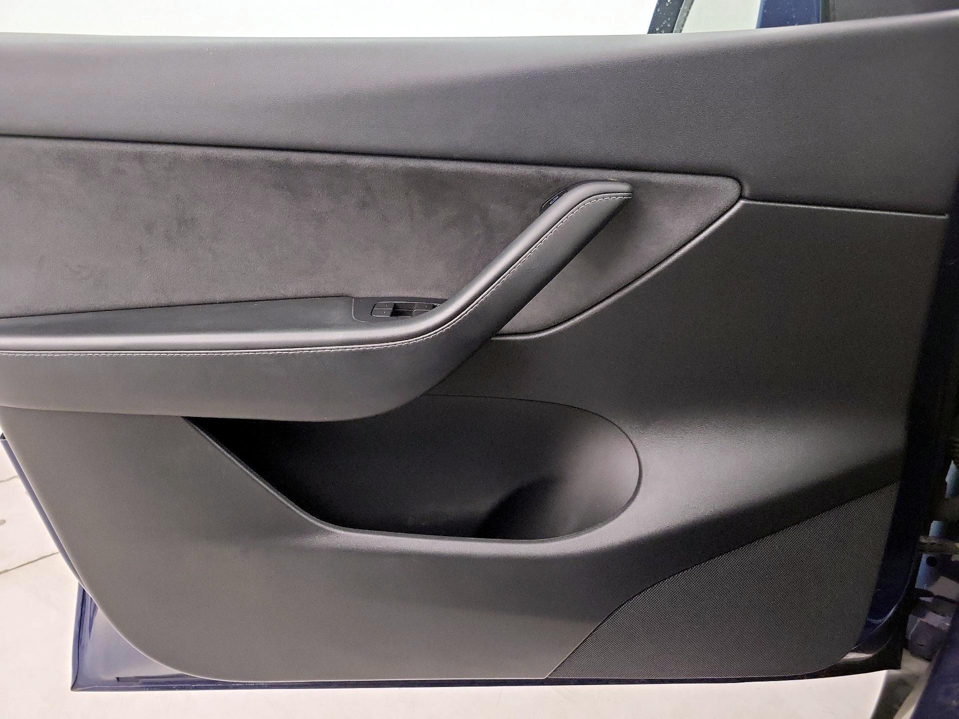 Thumbnail: 2022 Tesla Model Y - 12