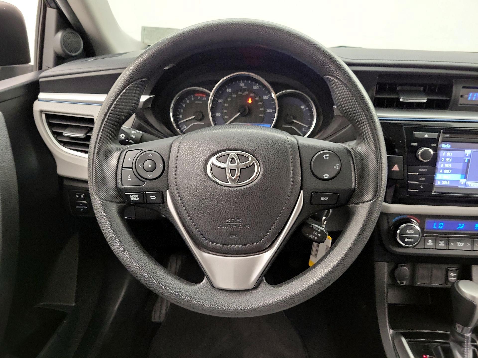 Thumbnail: 2015 Toyota Corolla - 10