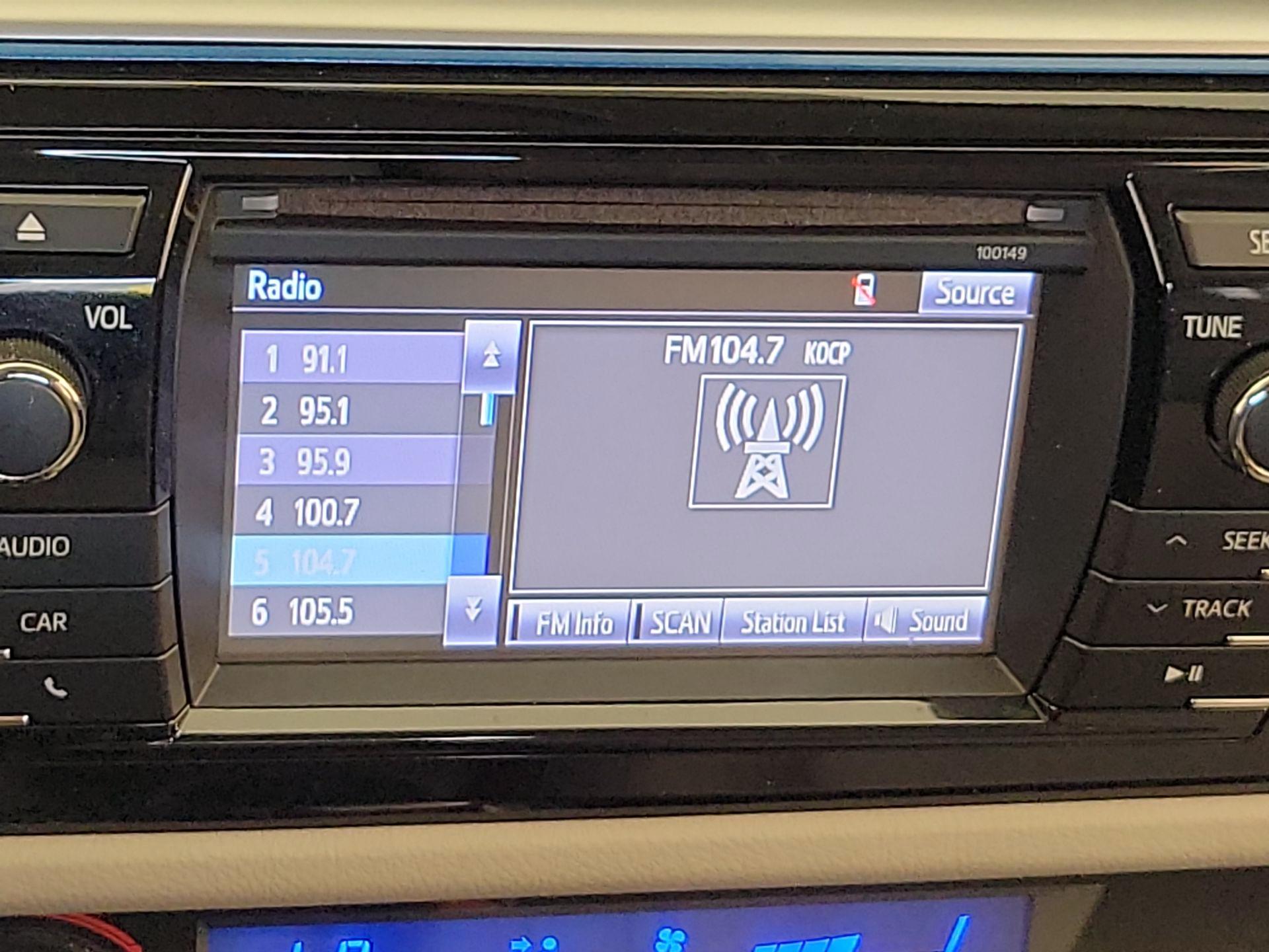 Thumbnail: 2015 Toyota Corolla - 15