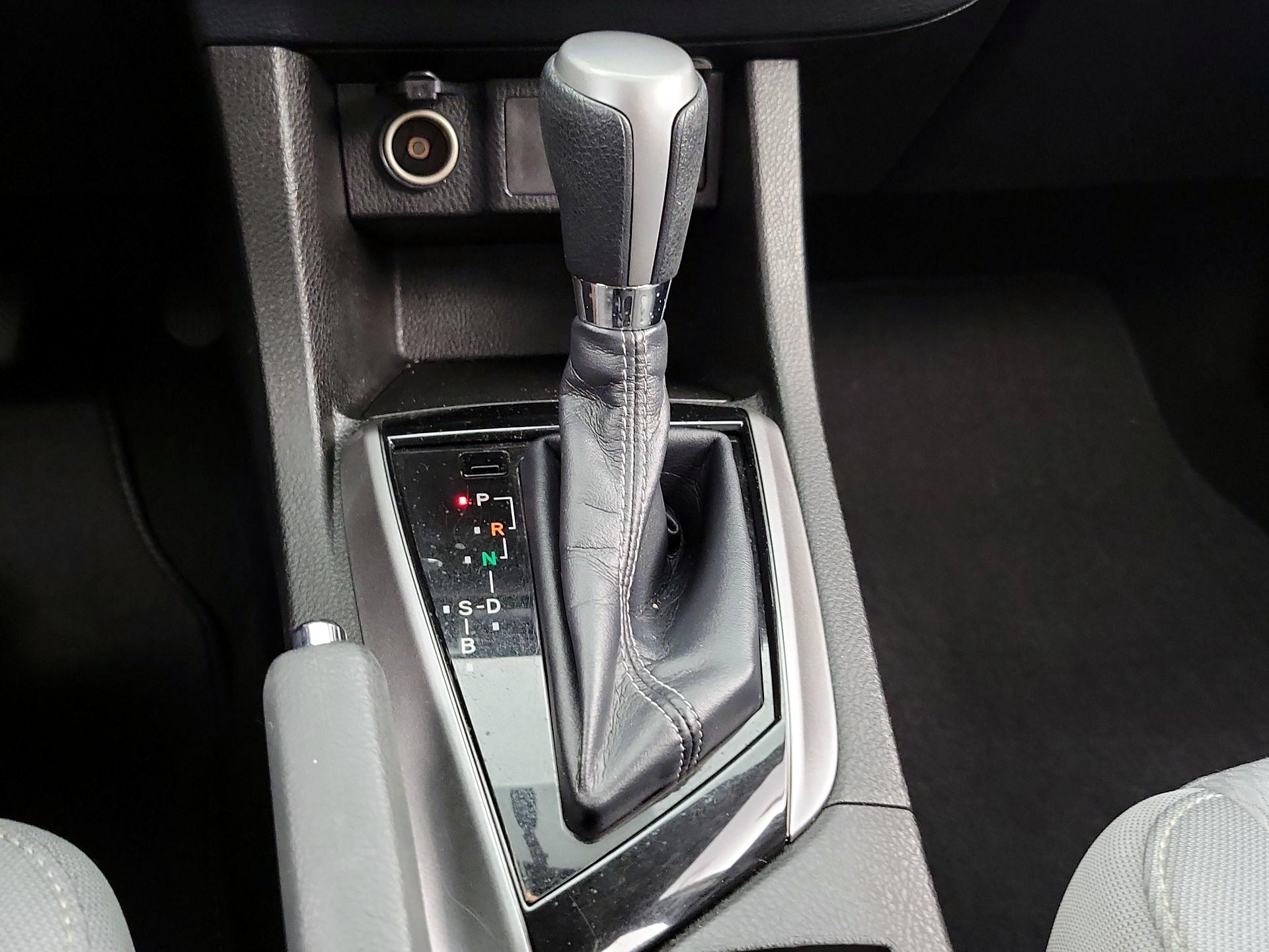 Thumbnail: 2015 Toyota Corolla - 17