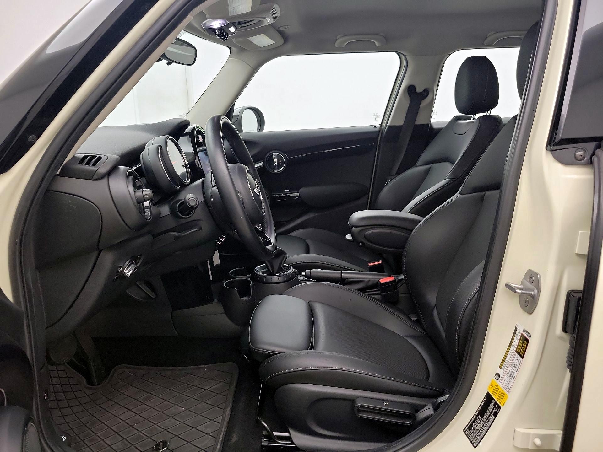 Thumbnail: 2017 MINI Cooper Hardtop - 11