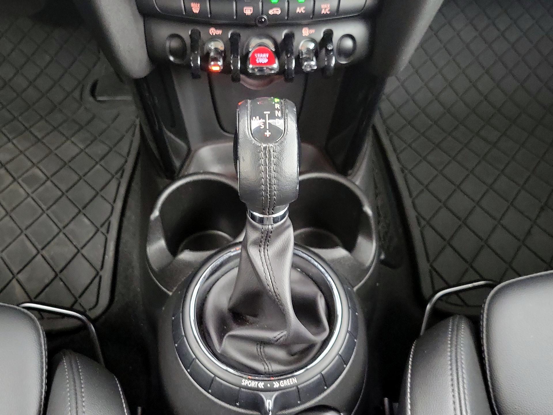 Thumbnail: 2017 MINI Cooper Hardtop - 18