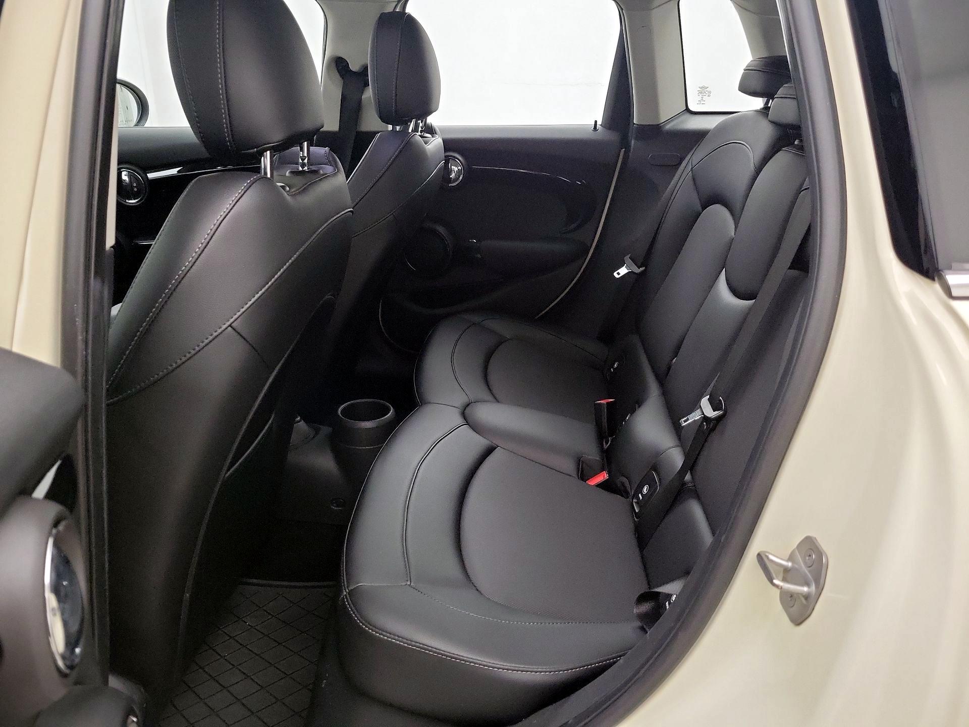 Thumbnail: 2017 MINI Cooper Hardtop - 20