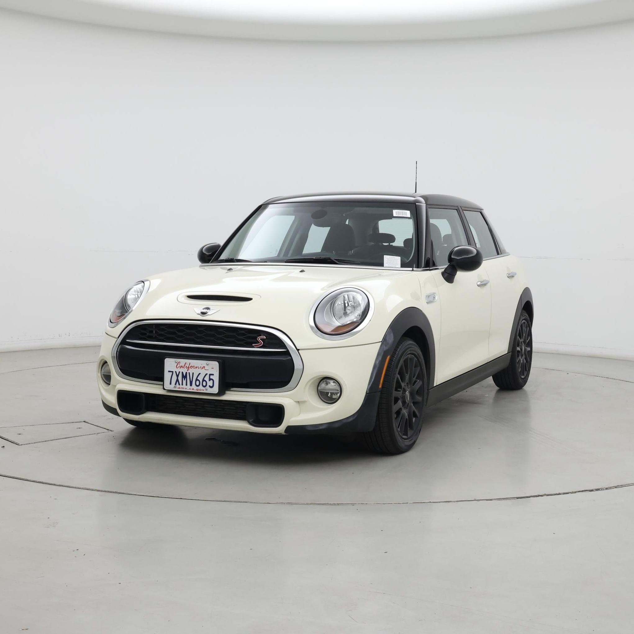 Thumbnail: 2017 MINI Cooper Hardtop - 4