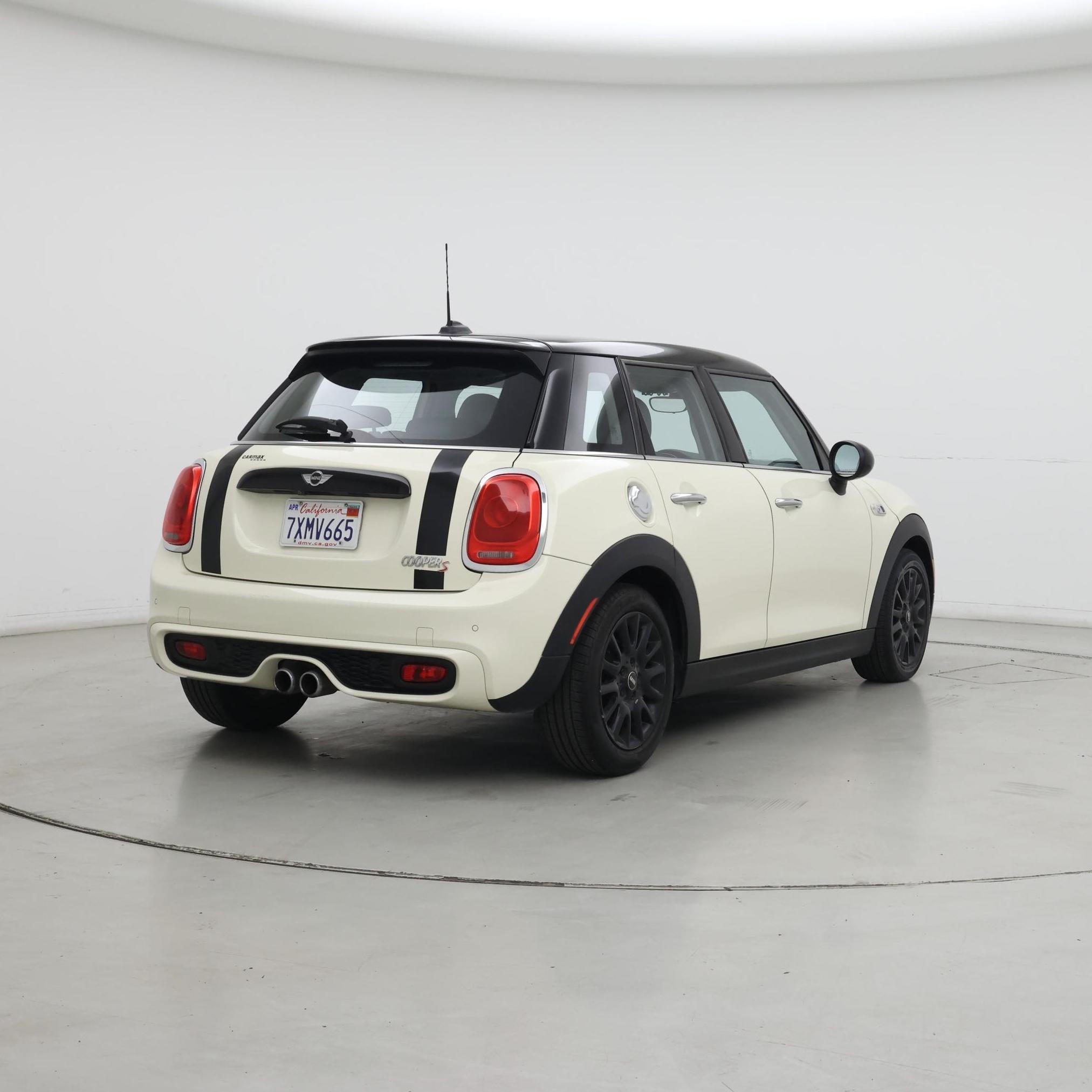 Thumbnail: 2017 MINI Cooper Hardtop - 8