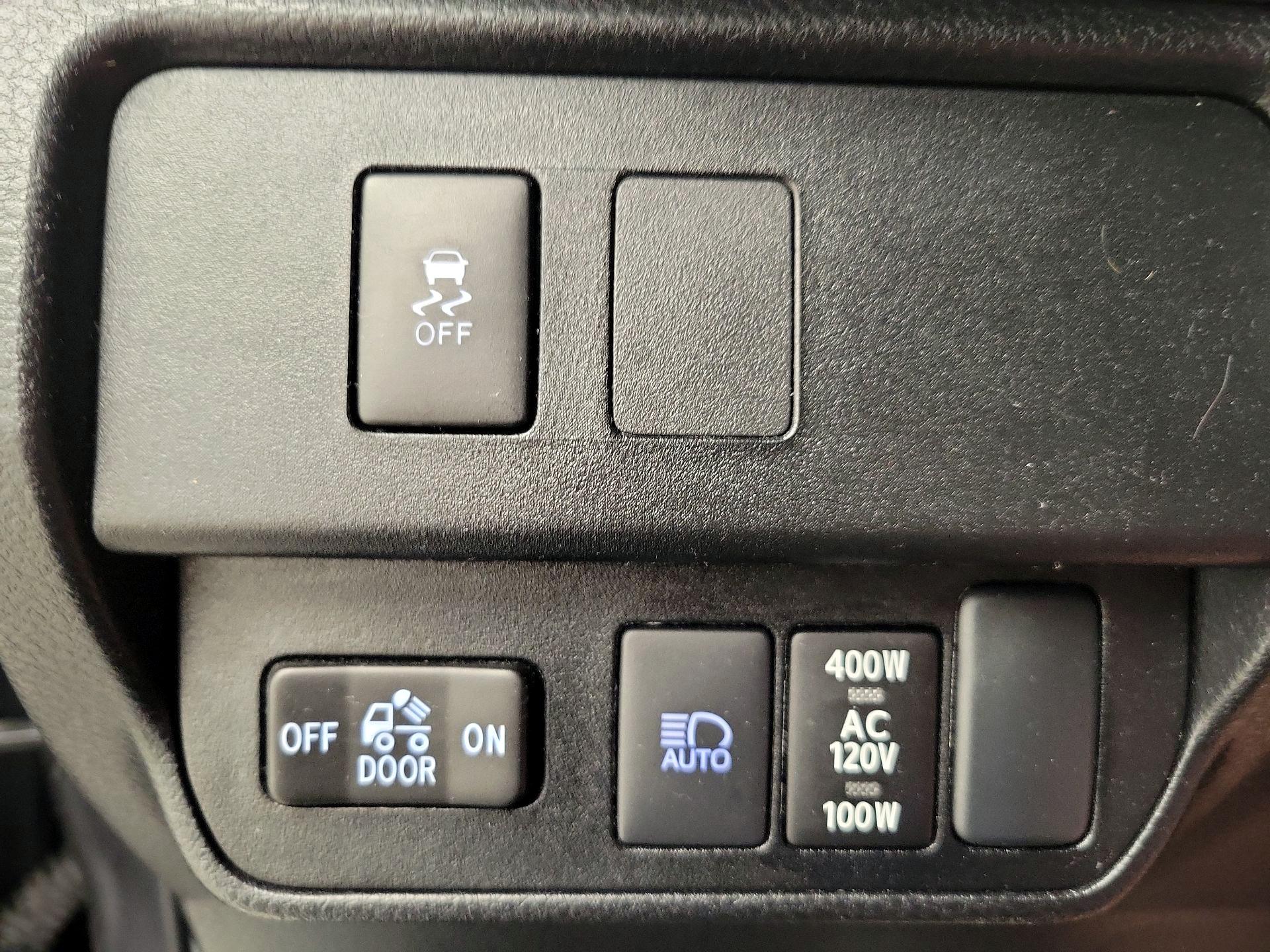 Thumbnail: 2023 Toyota Tacoma - 13