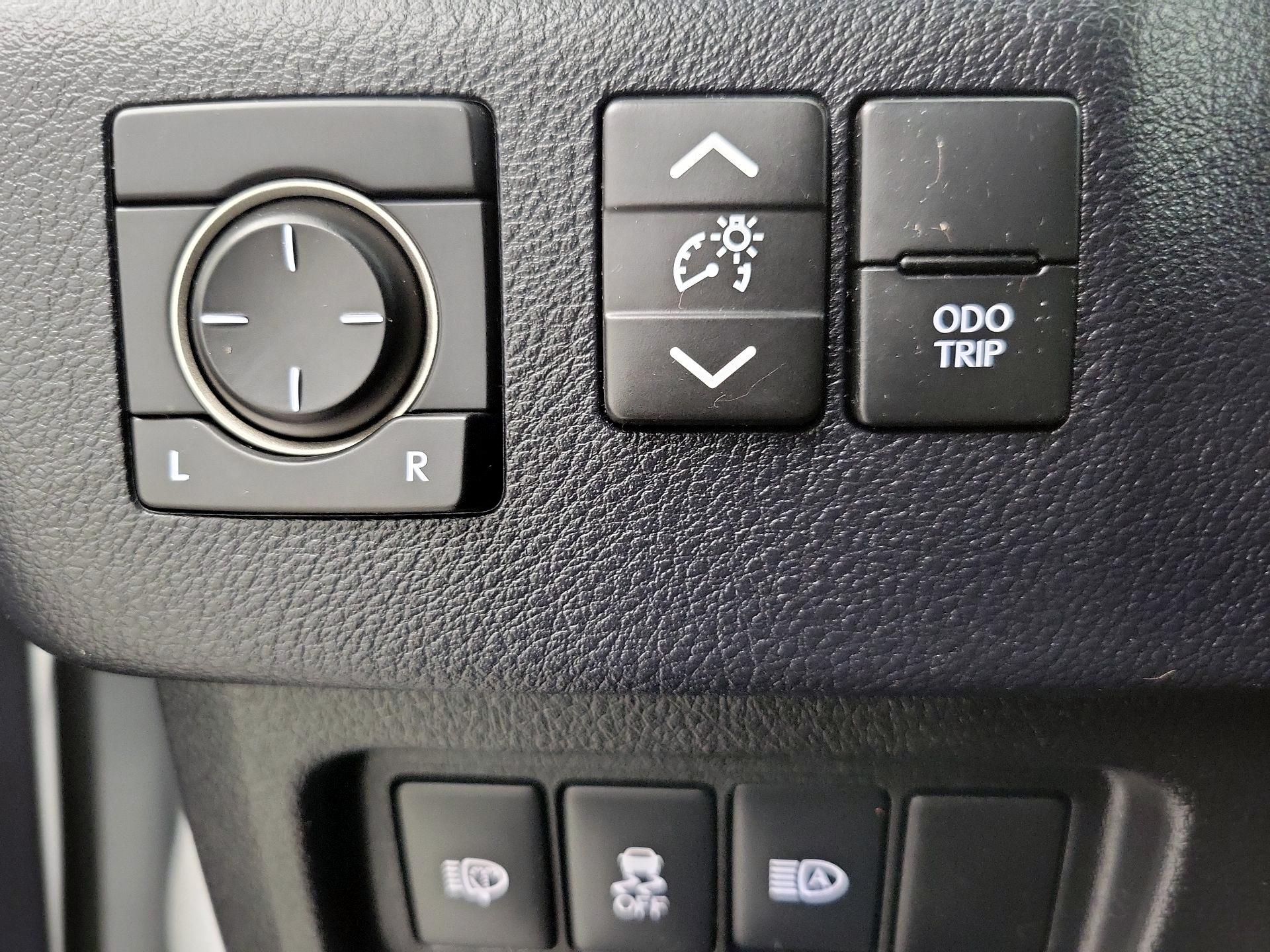 Thumbnail: 2020 Lexus GX - 13