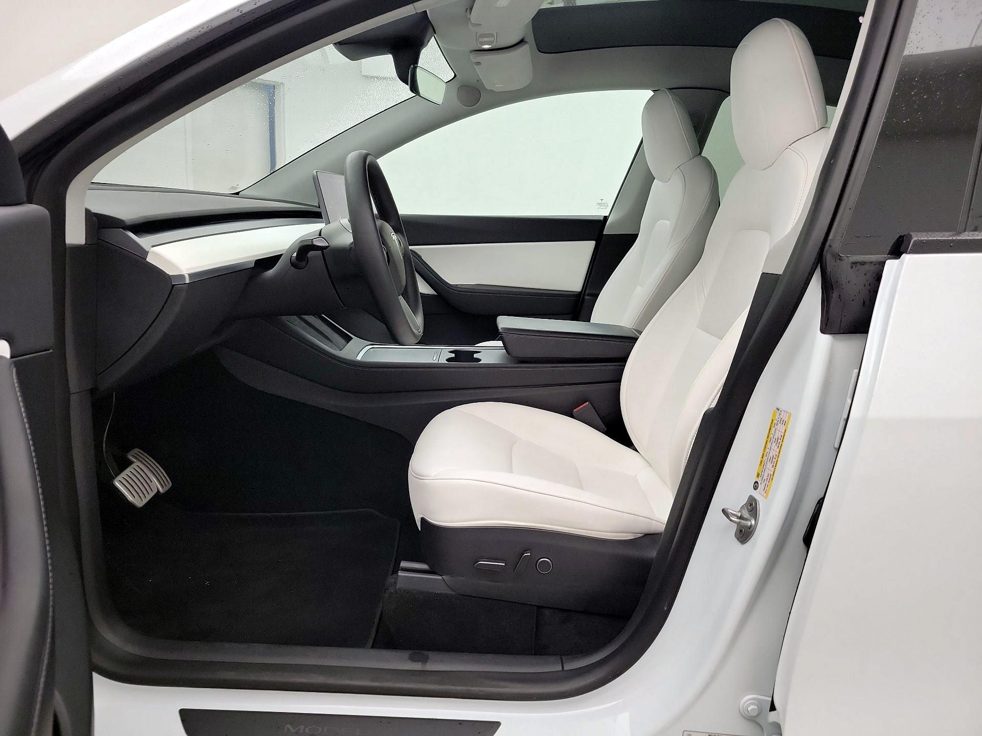 Thumbnail: 2022 Tesla Model Y - 11