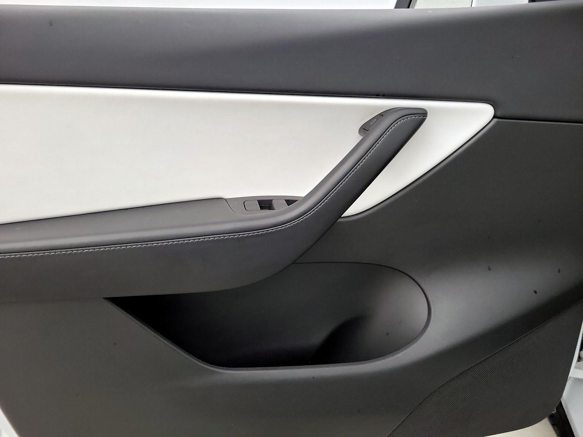 Thumbnail: 2022 Tesla Model Y - 12