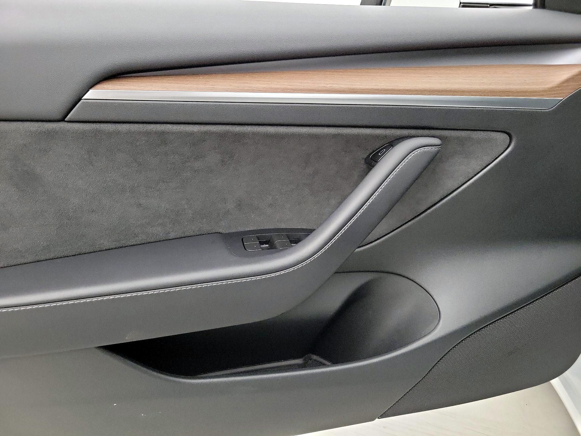 Thumbnail: 2023 Tesla Model 3 - 12