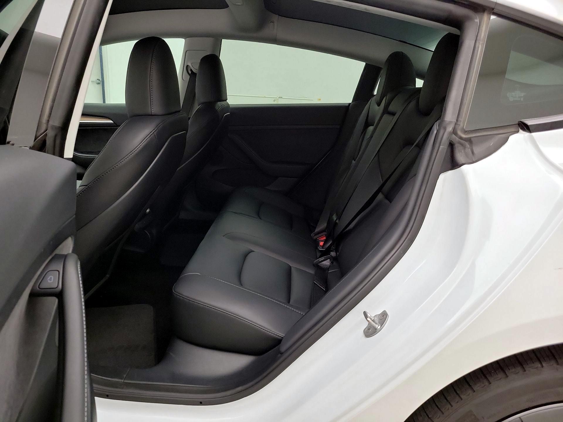 Thumbnail: 2023 Tesla Model 3 - 18