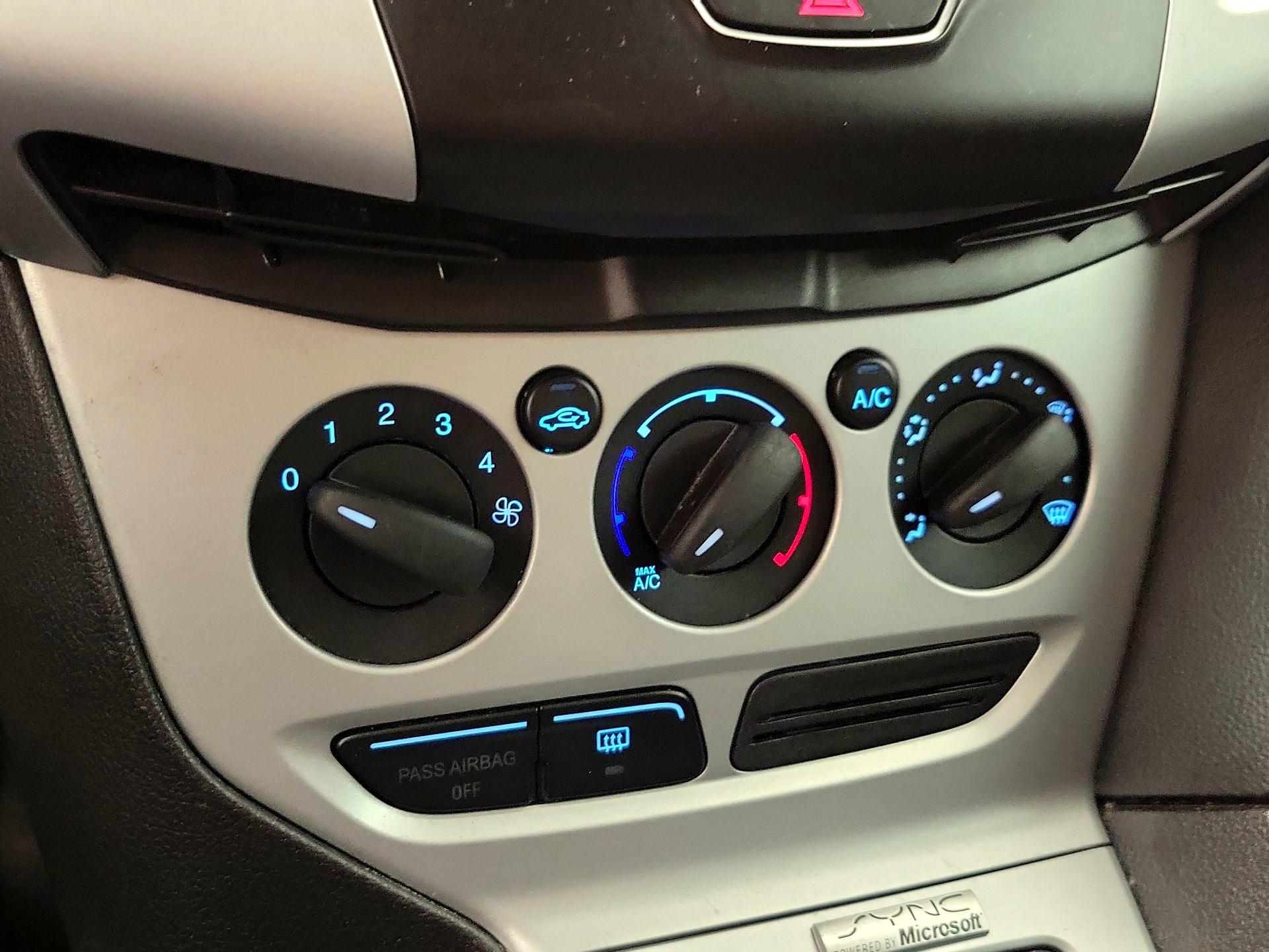 Thumbnail: 2014 Ford Focus - 15