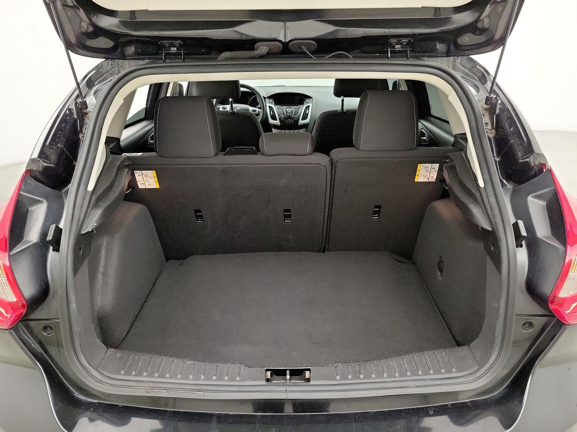 Thumbnail: 2014 Ford Focus - 19