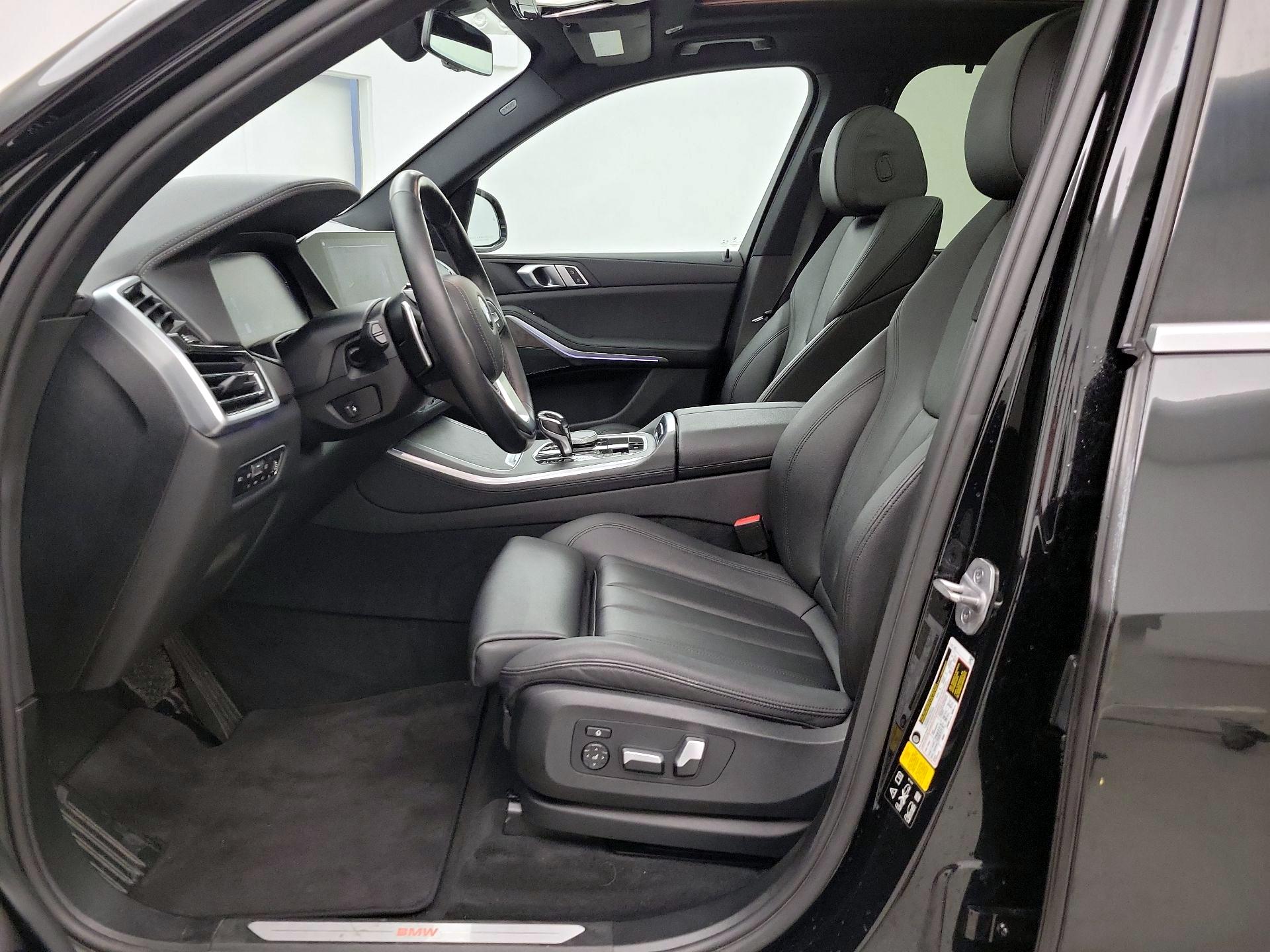 Thumbnail: 2021 BMW X5 - 11