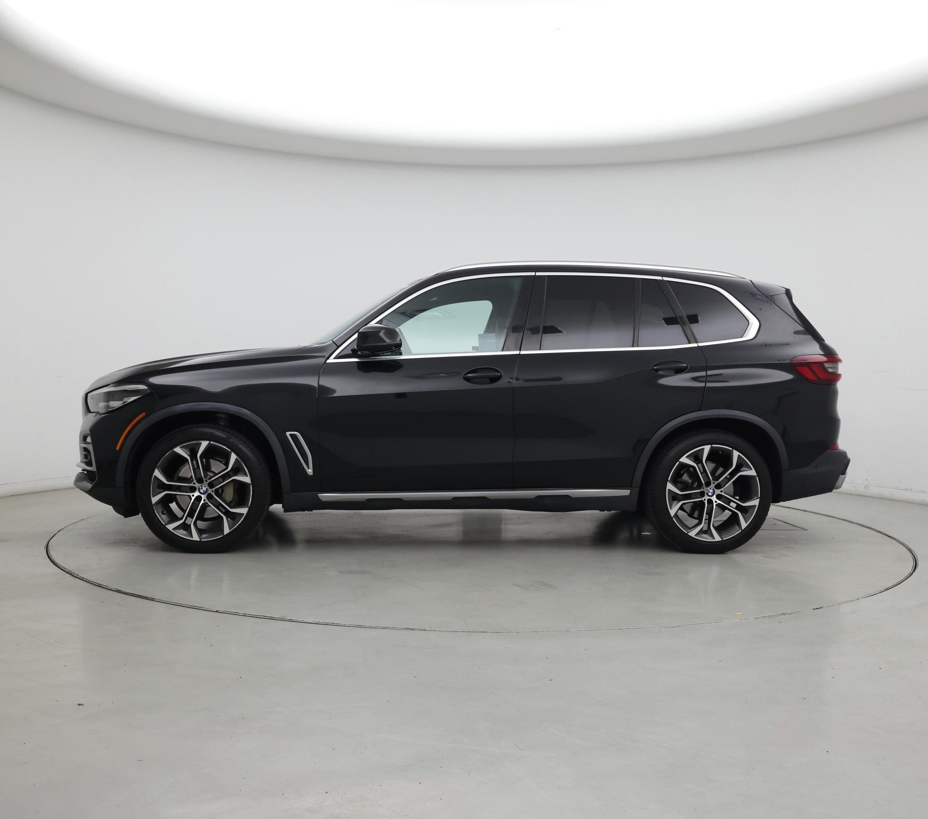 Thumbnail: 2021 BMW X5 - 3