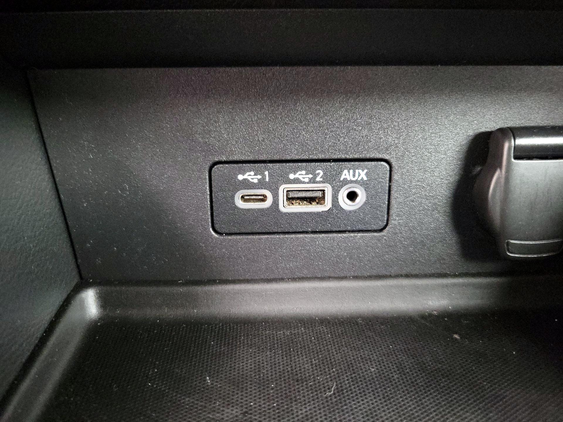 Thumbnail: 2021 Nissan Sentra - 18