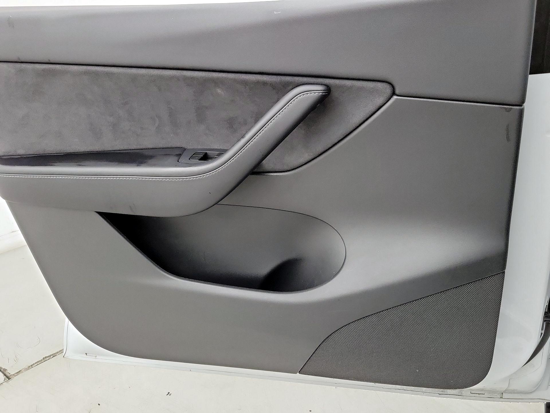 Thumbnail: 2021 Tesla Model Y - 12