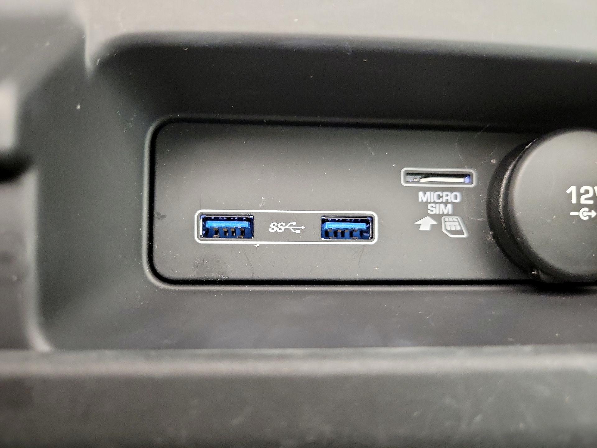 Thumbnail: 2019 Land Rover Discovery - 19