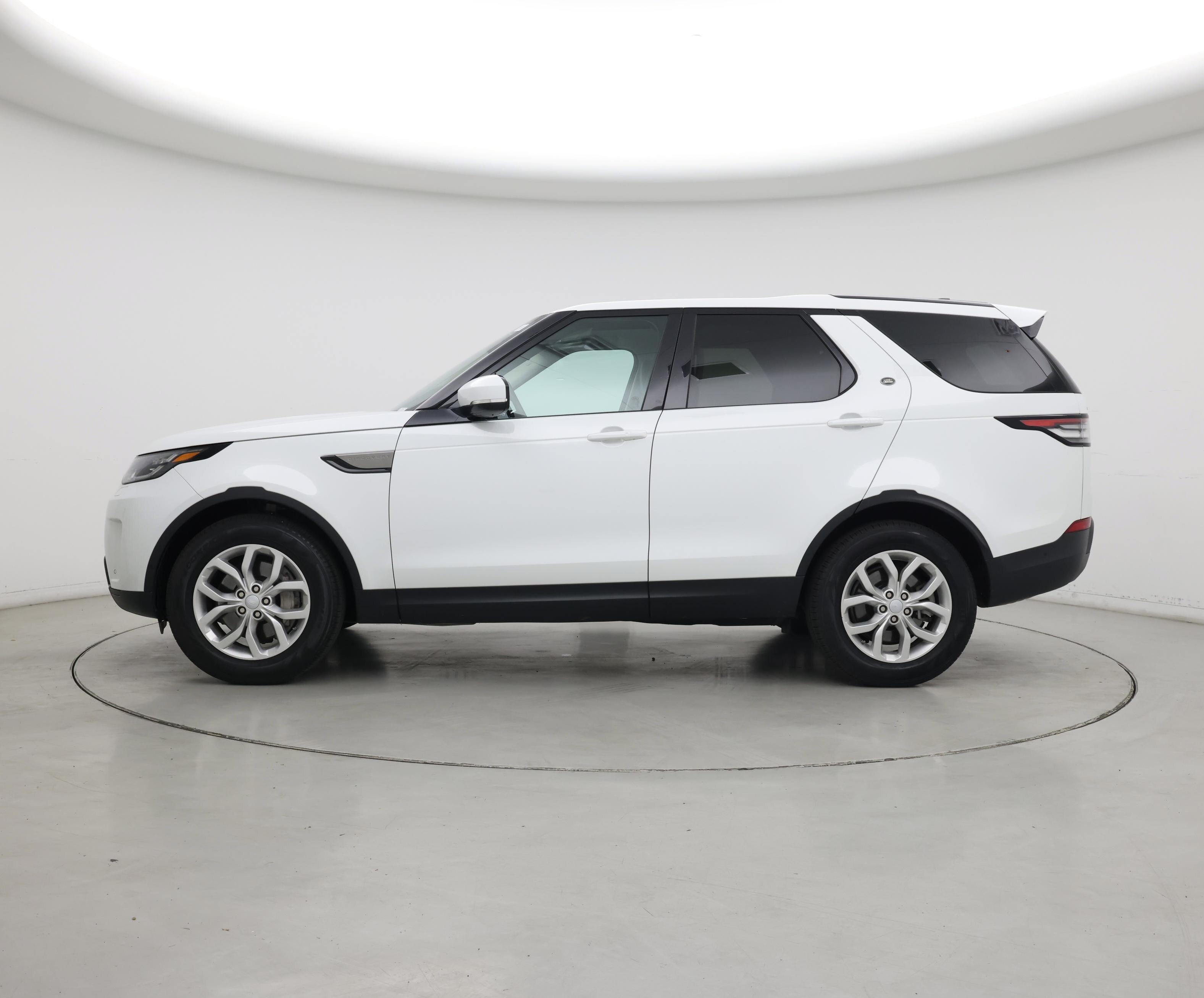 Thumbnail: 2019 Land Rover Discovery - 3