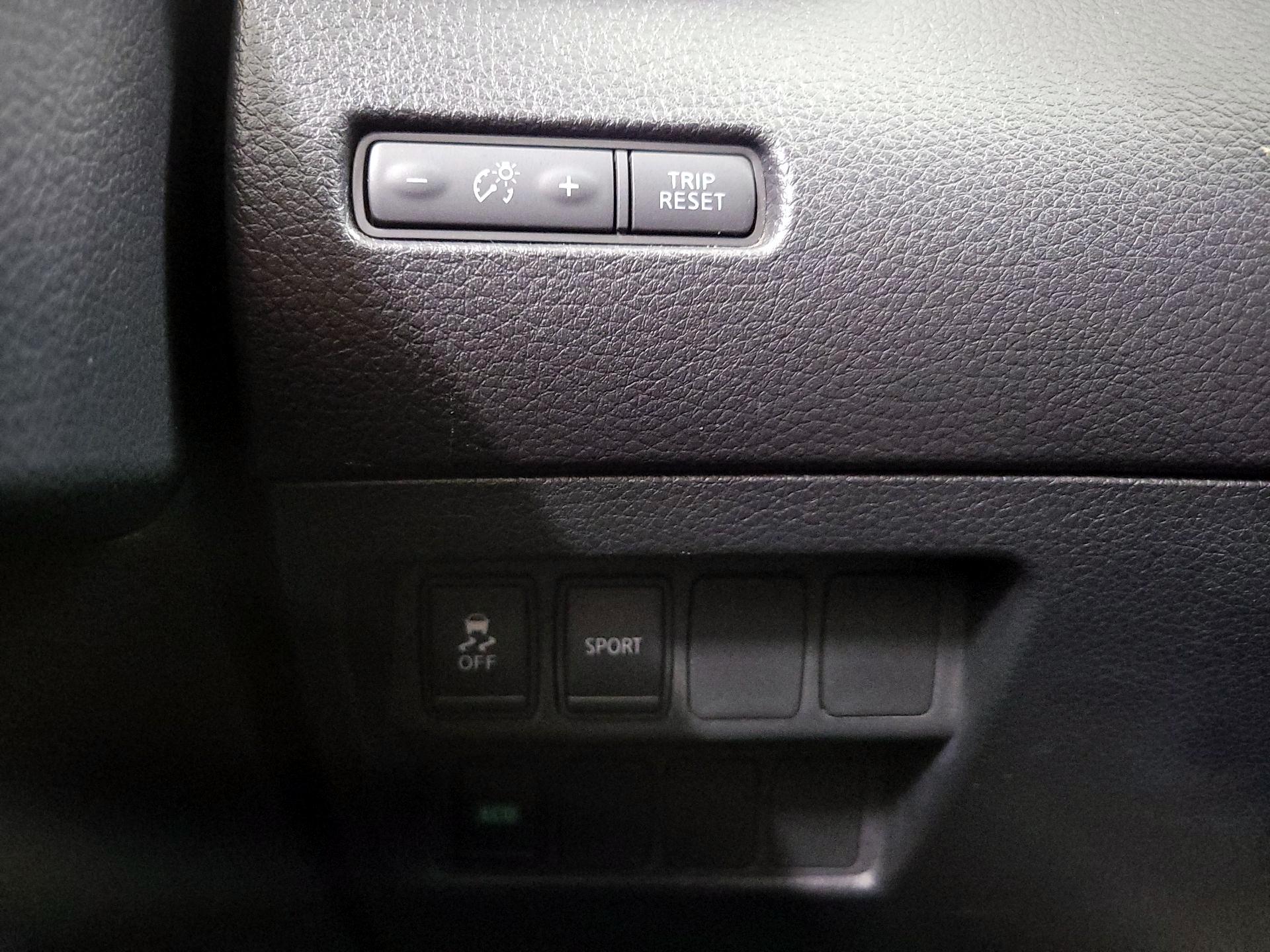 Thumbnail: 2016 Nissan Rogue - 13