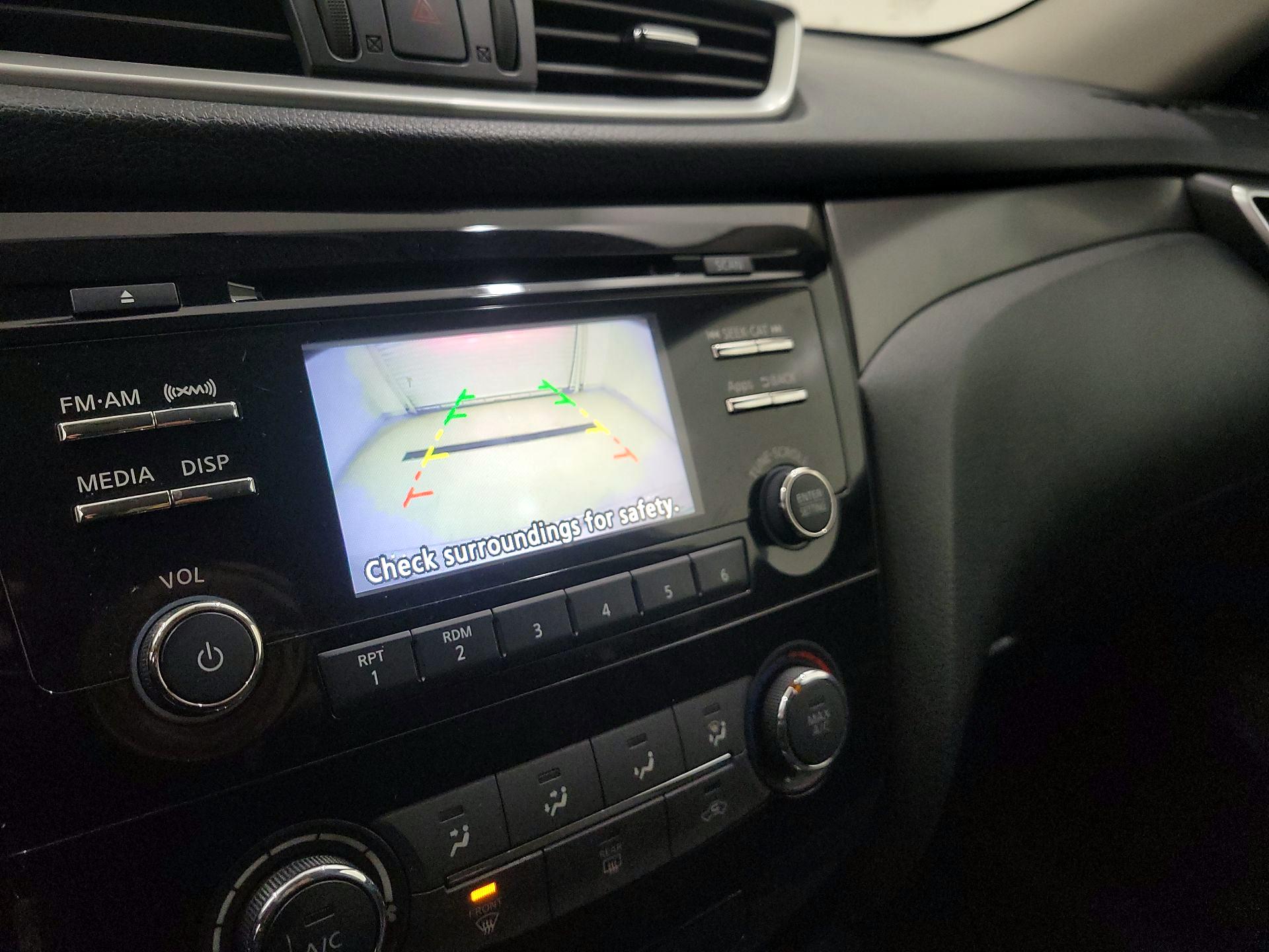 Thumbnail: 2016 Nissan Rogue - 14