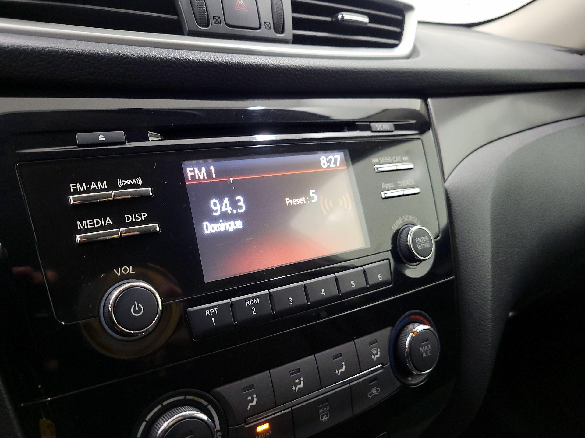 Thumbnail: 2016 Nissan Rogue - 15