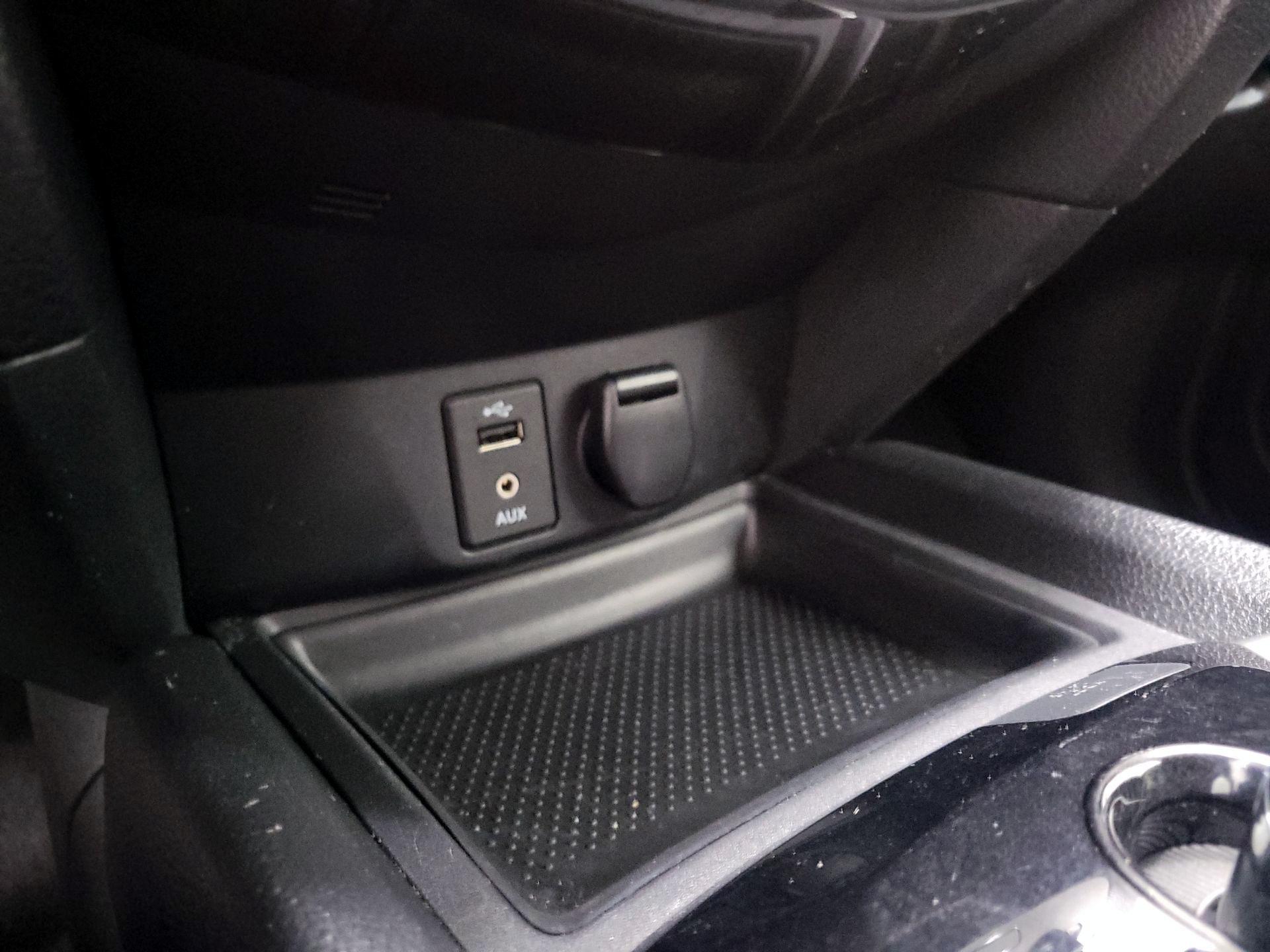 Thumbnail: 2016 Nissan Rogue - 18