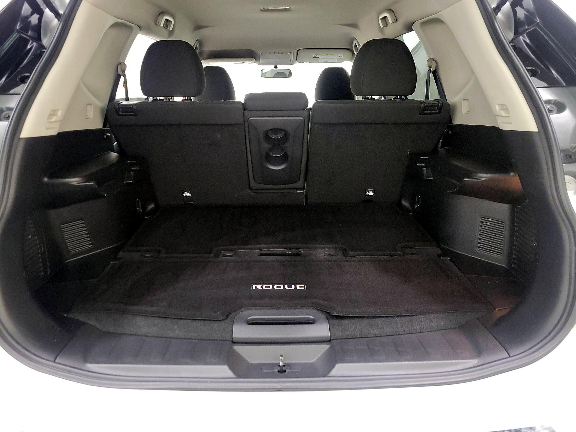 Thumbnail: 2016 Nissan Rogue - 20