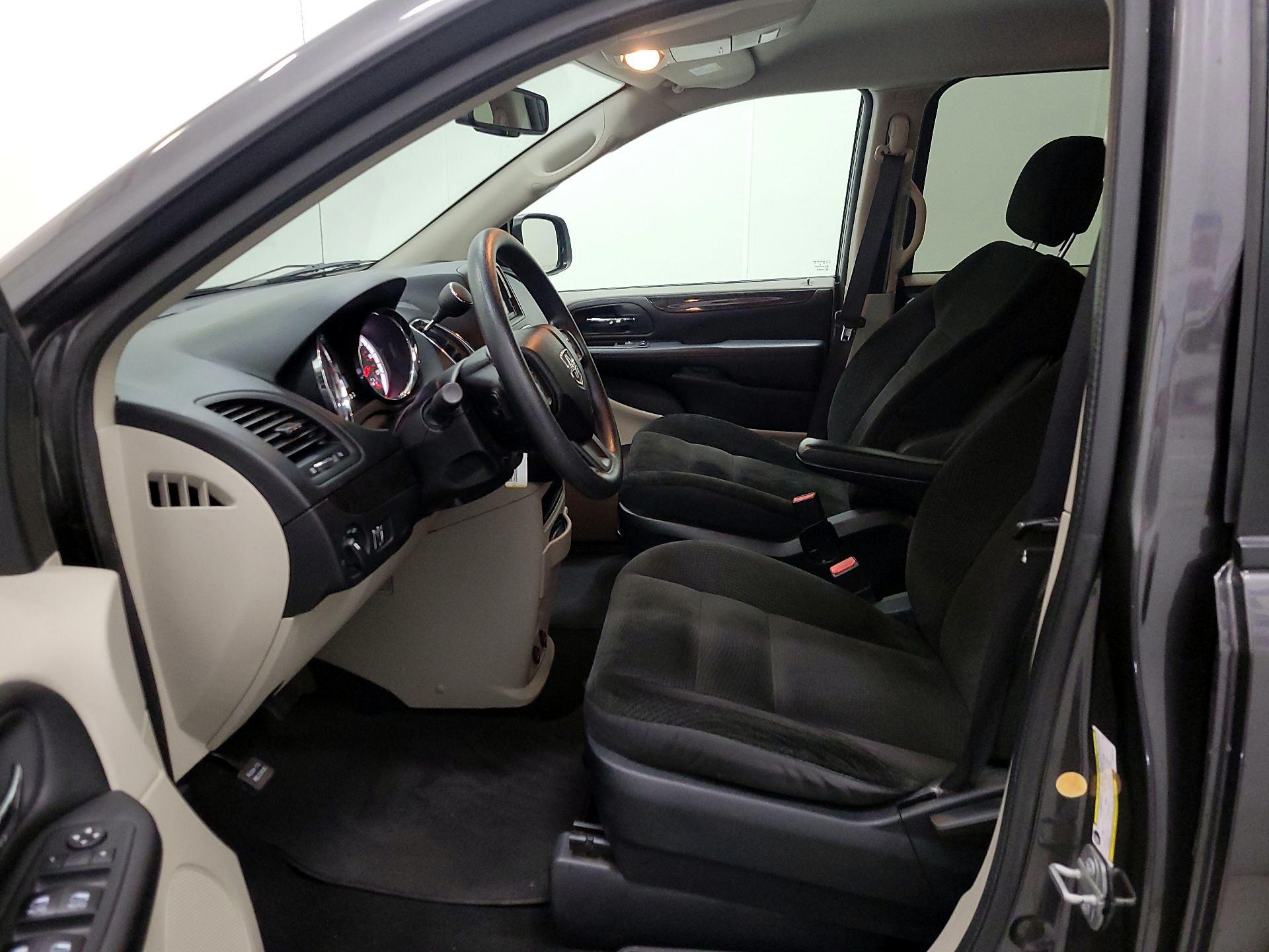 Thumbnail: 2018 Dodge Grand Caravan - 11