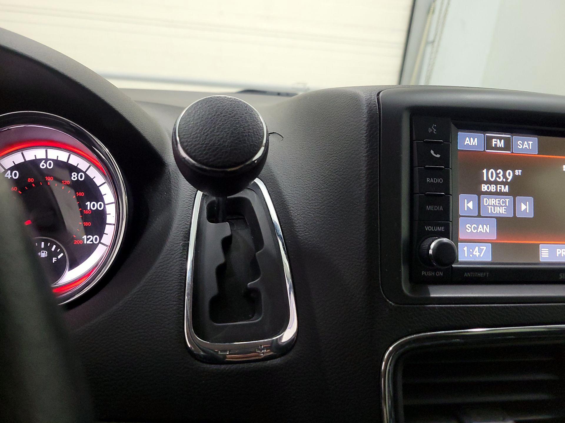 Thumbnail: 2018 Dodge Grand Caravan - 17