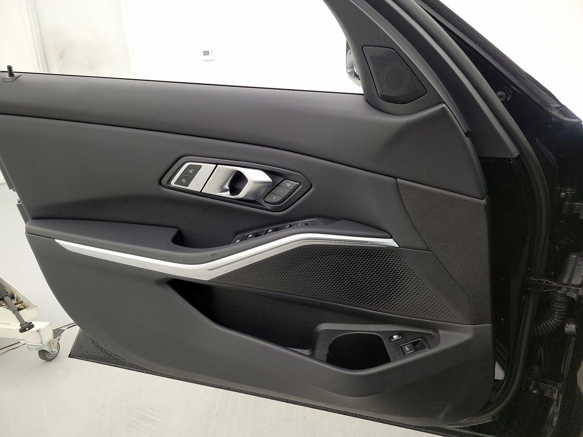 Thumbnail: 2023 BMW 3 Series - 12