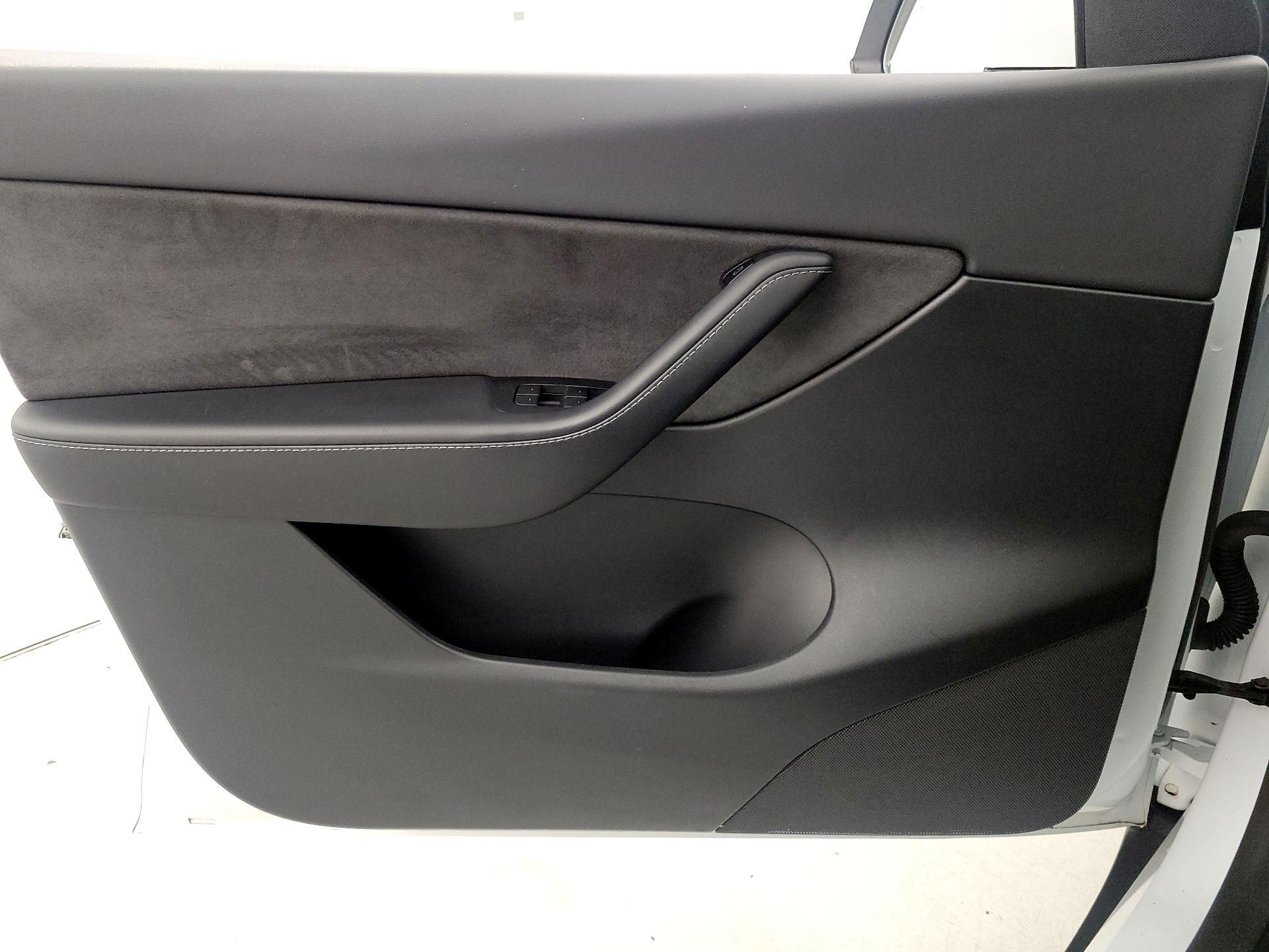 Thumbnail: 2022 Tesla Model Y - 12