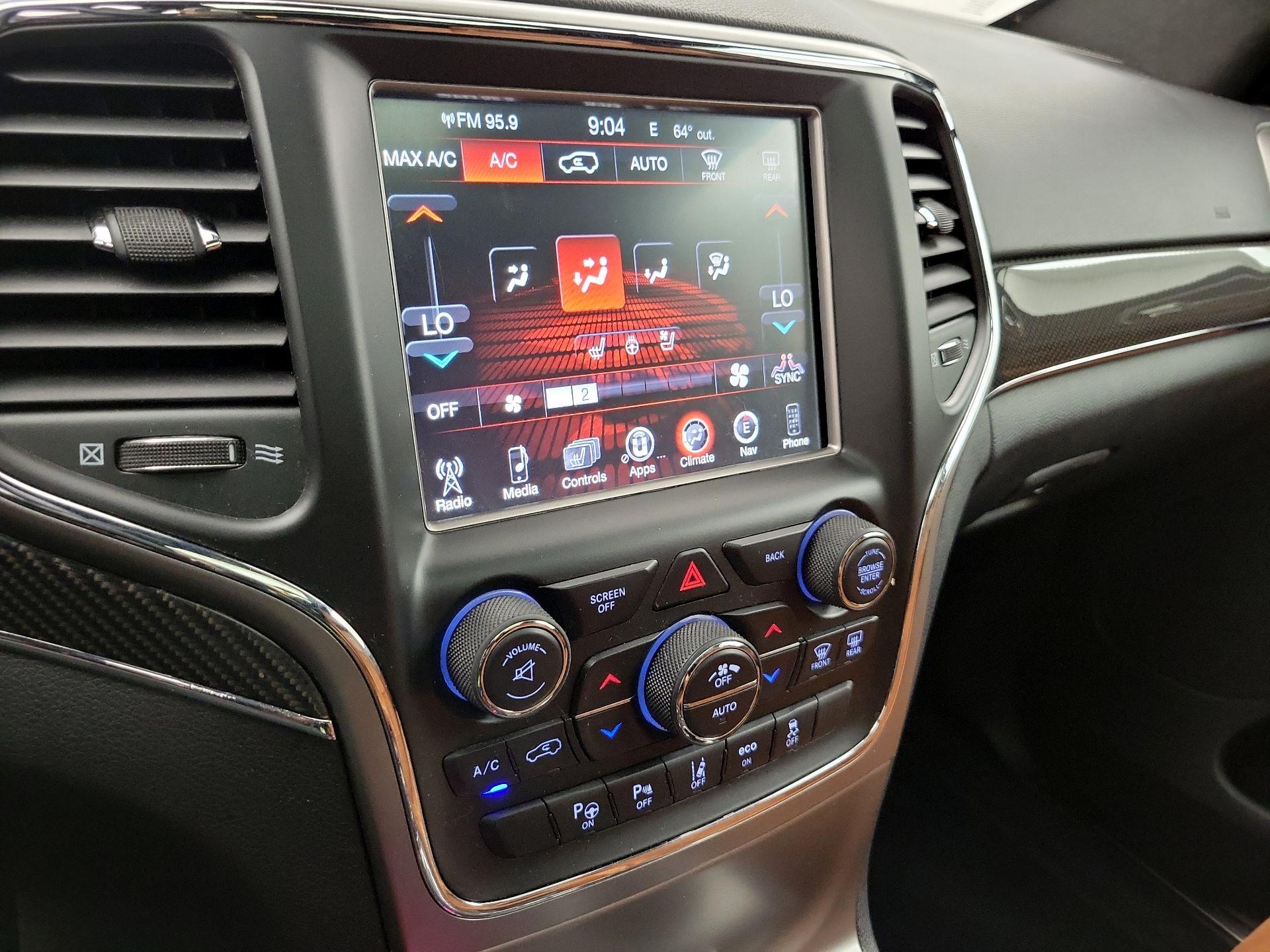 Thumbnail: 2017 Jeep Grand Cherokee - 17