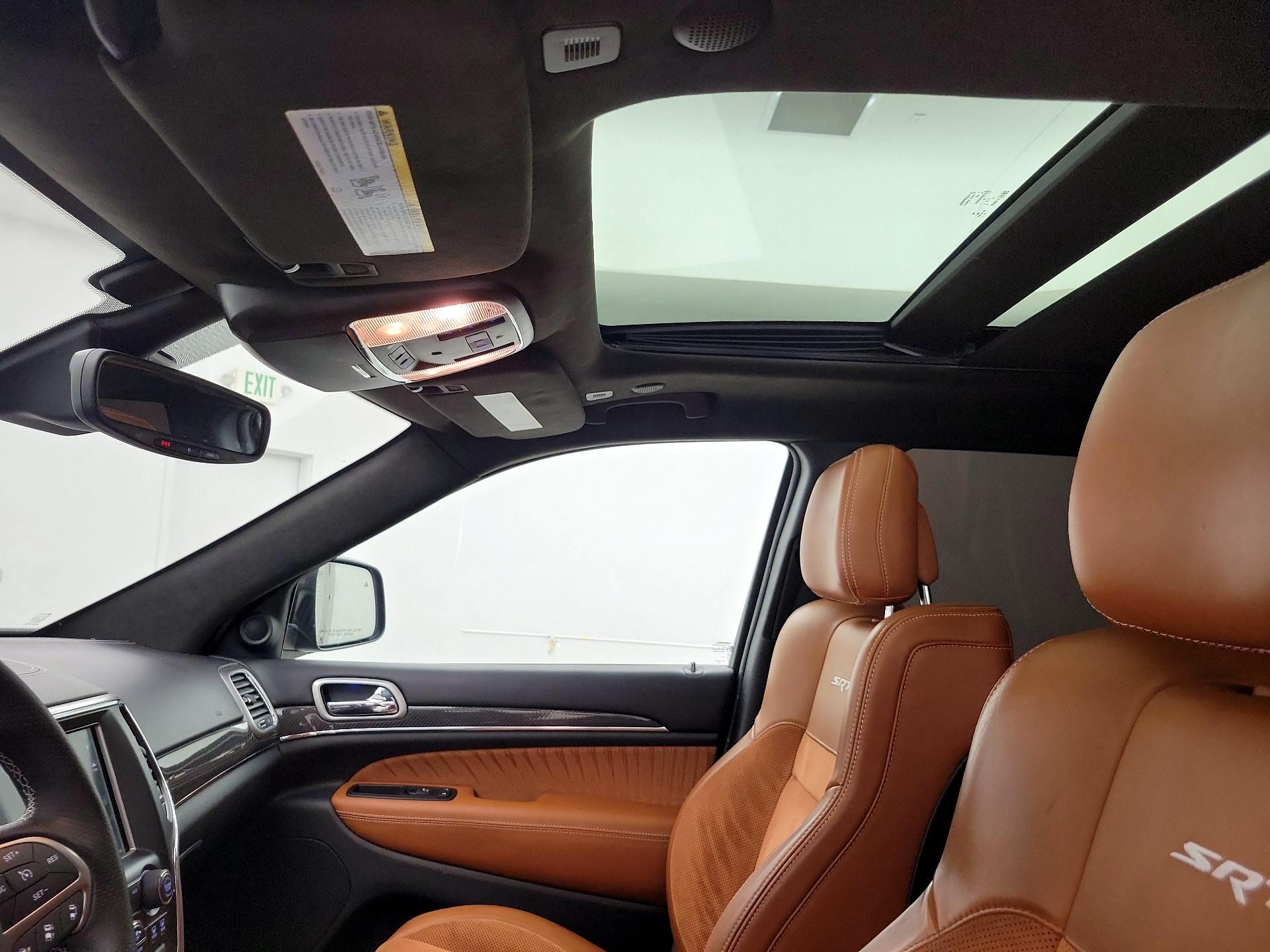 Thumbnail: 2017 Jeep Grand Cherokee - 20