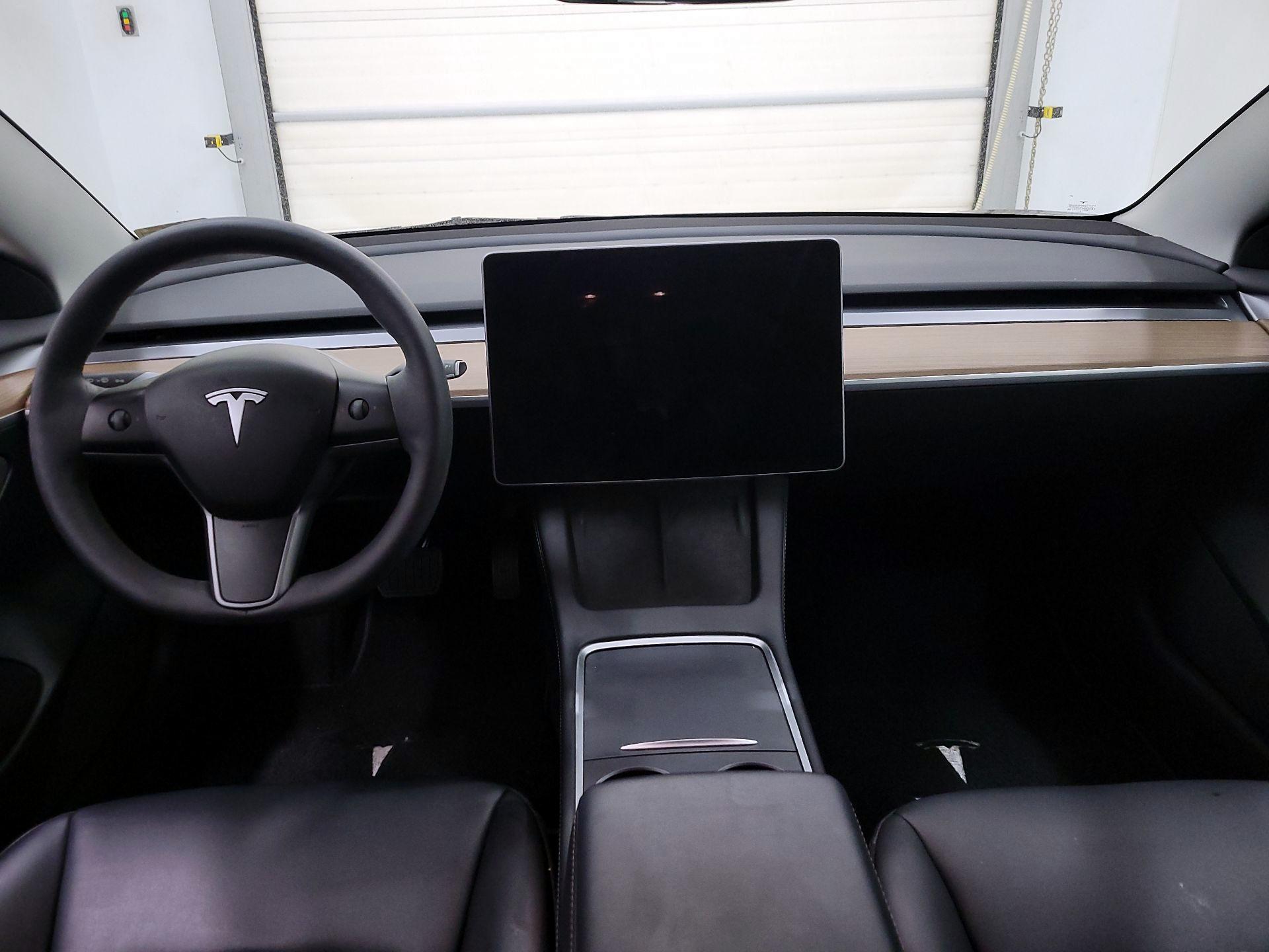 Thumbnail: 2023 Tesla Model 3 - 9