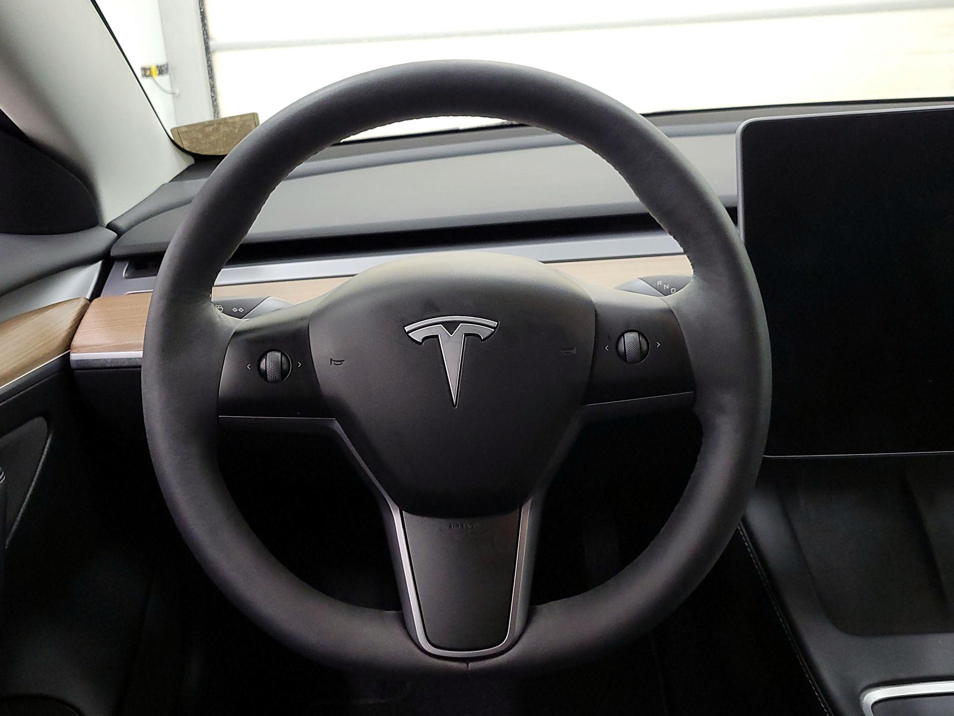 Thumbnail: 2023 Tesla Model 3 - 10