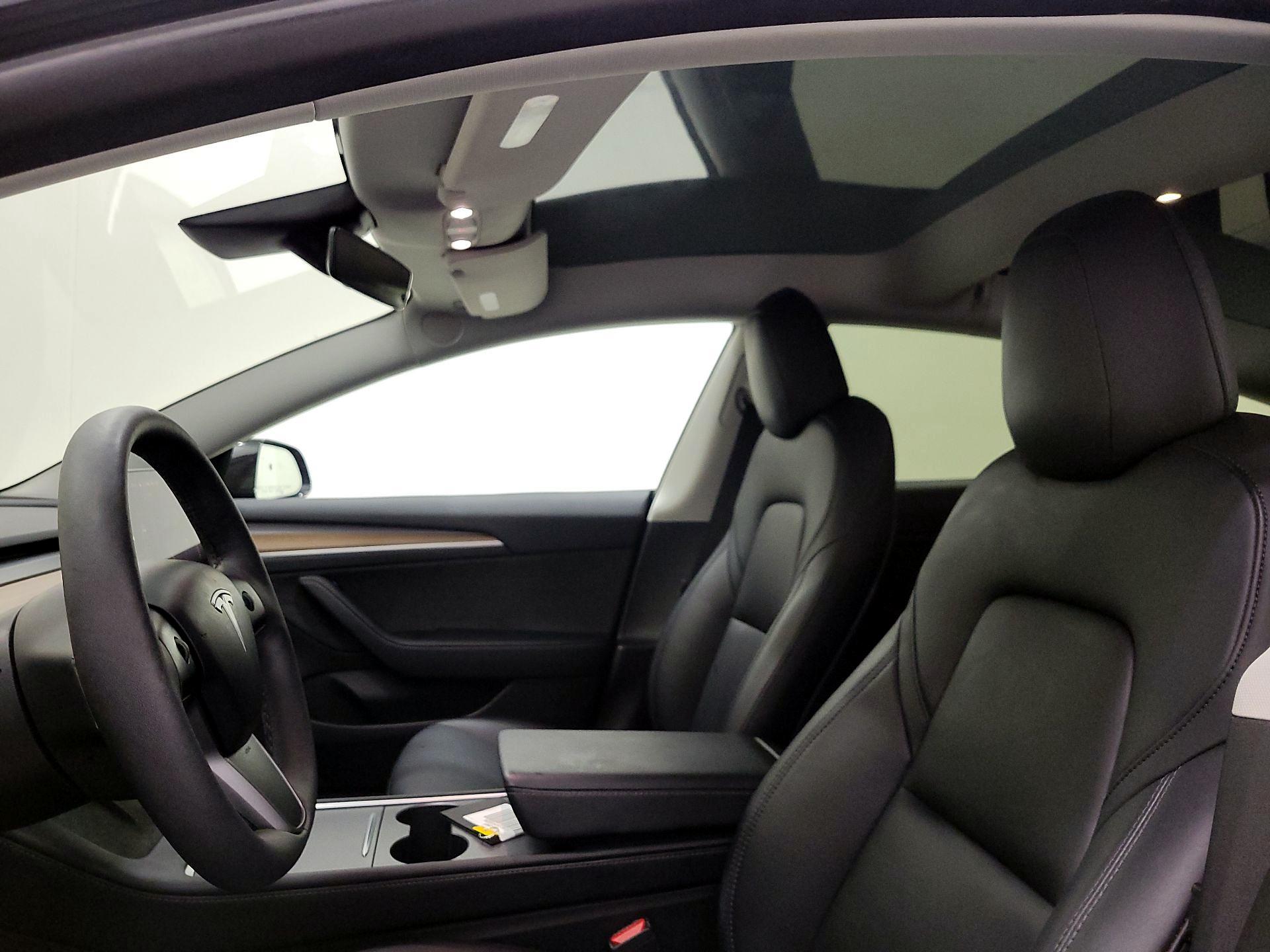 Thumbnail: 2023 Tesla Model 3 - 18